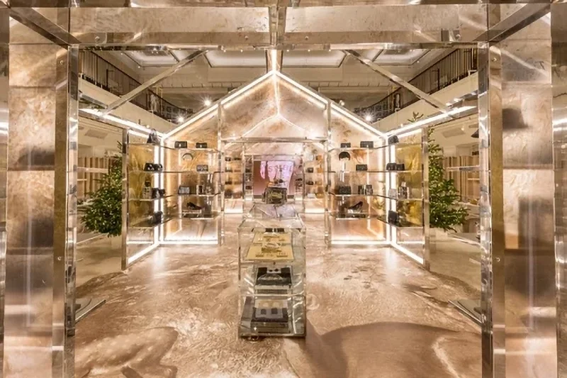 Burberry Festive House