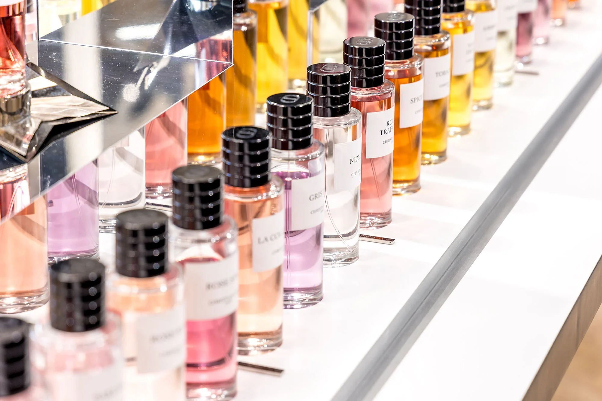 Collective Twenty 5 produced and delivered the Rose Star Pop-Up for Harrods Door 6 activation area