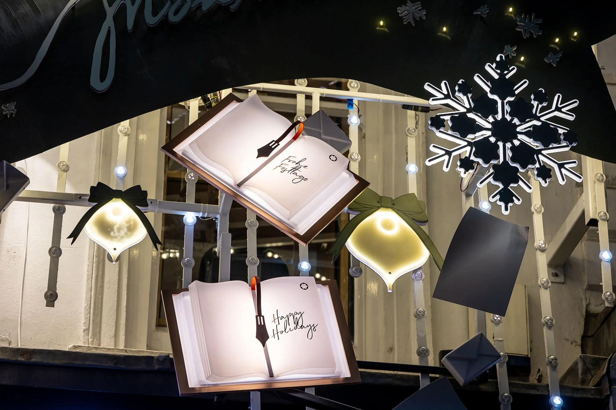 Collective Twenty 5 worked with Montblanc to deliver a festive exterior facade activation for their flagship store on New Bond Street