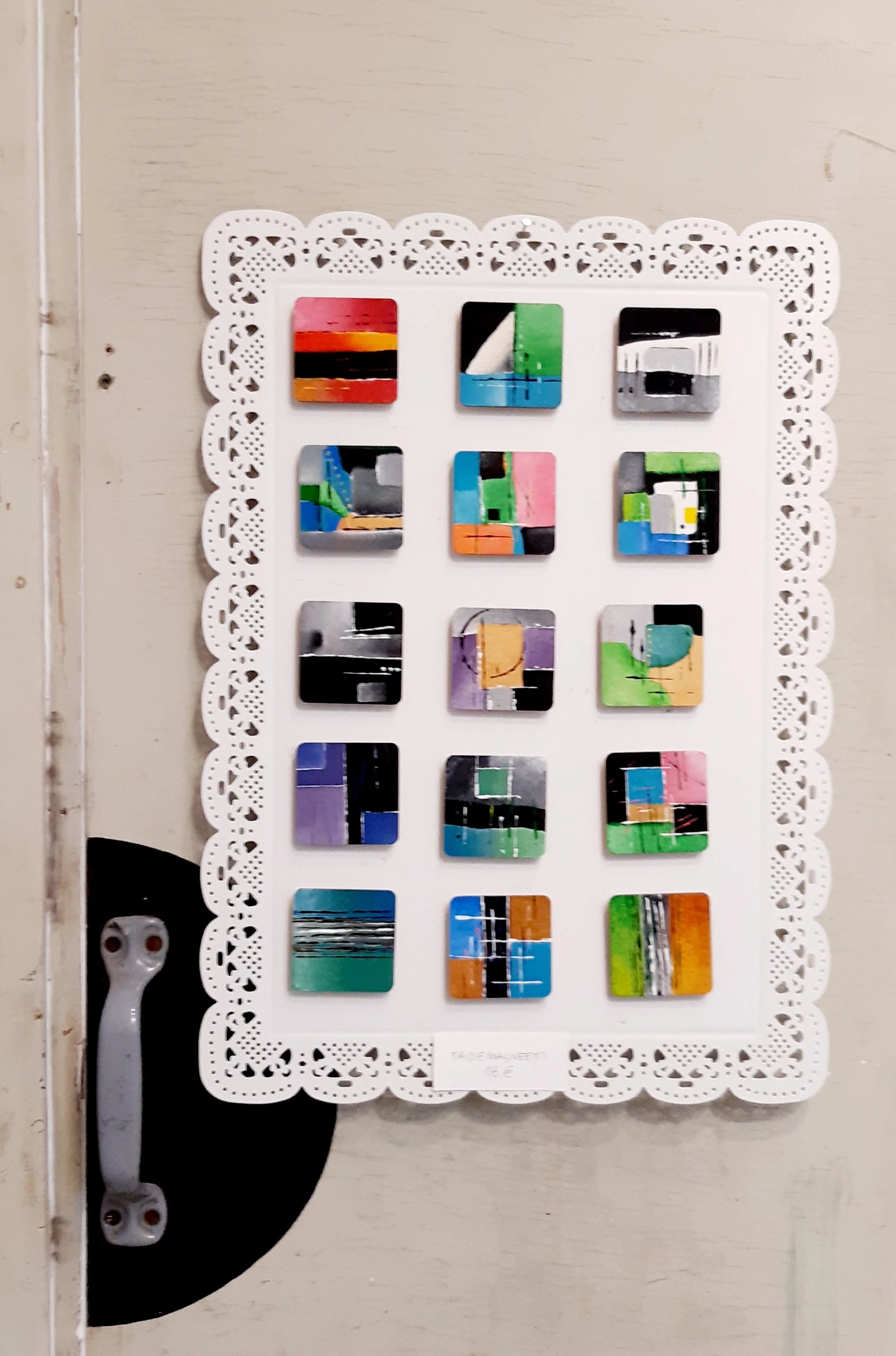 Maalattuja magneetteja, 6 x 6 cm, (kotimainen koivuvaneri, akryyli + lakkaus), saatavilla Tuulentuvan puodista.