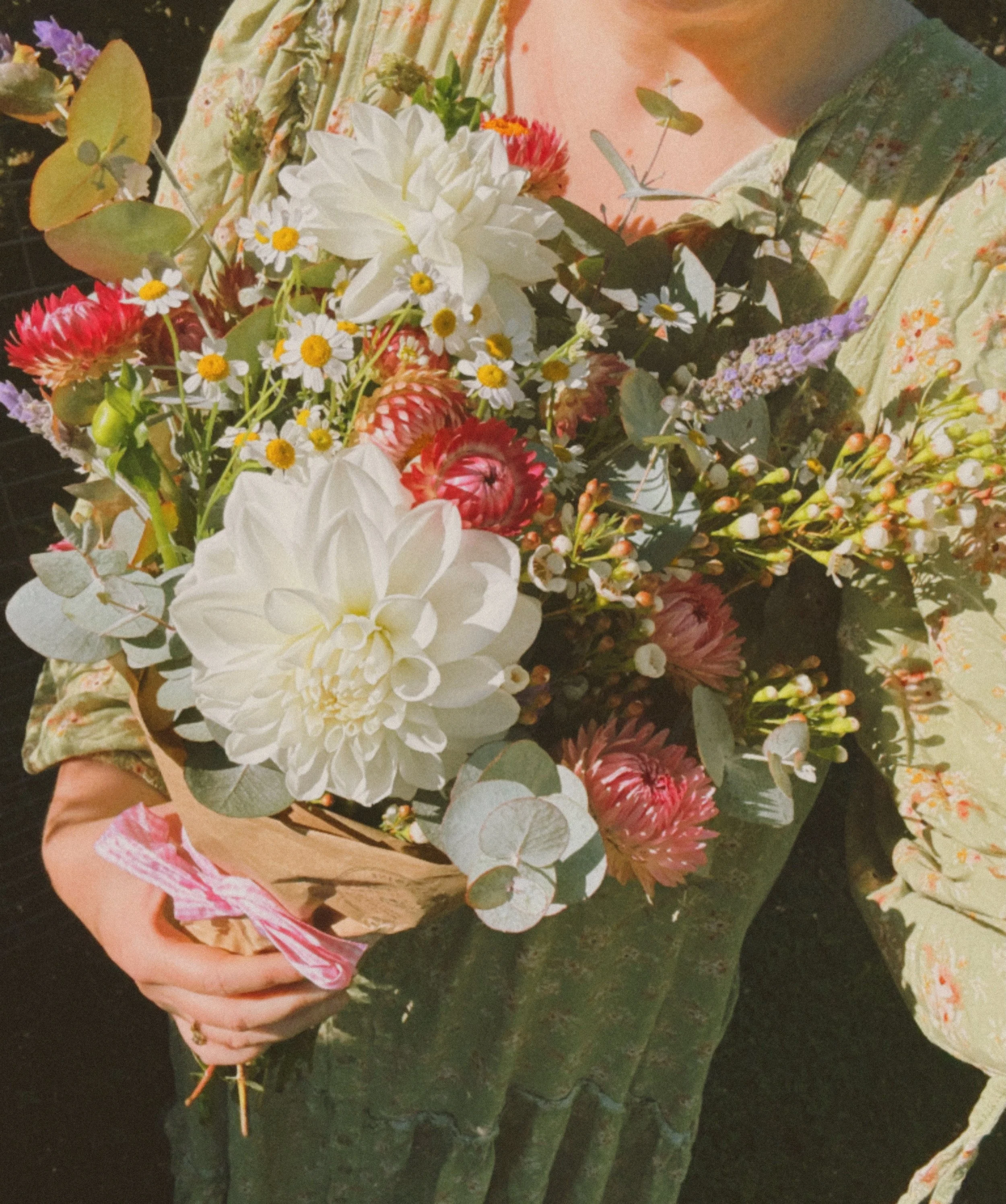Order by 3pm for delivery over the weekend 🫶🏼 Our July Seasonal Cottage Bunch of the Month &amp; our signature bouquet bunches are on our website 🧚🌼🍃🌸🫶🏼
