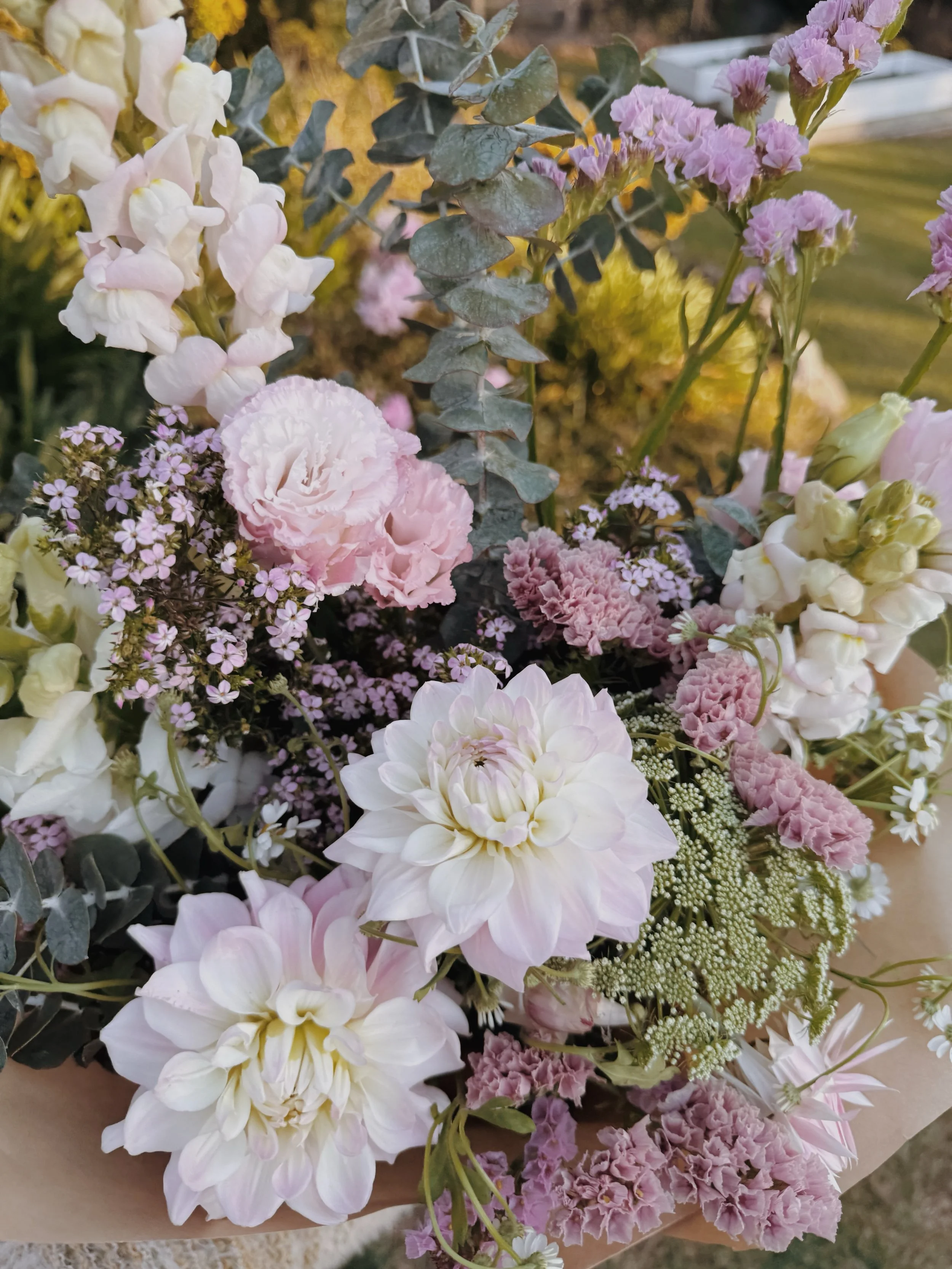 We&rsquo;ve played with some gorgeous flowers lately, spring is coming 🧚🌼🍃✨🫶🏼🌸🐝