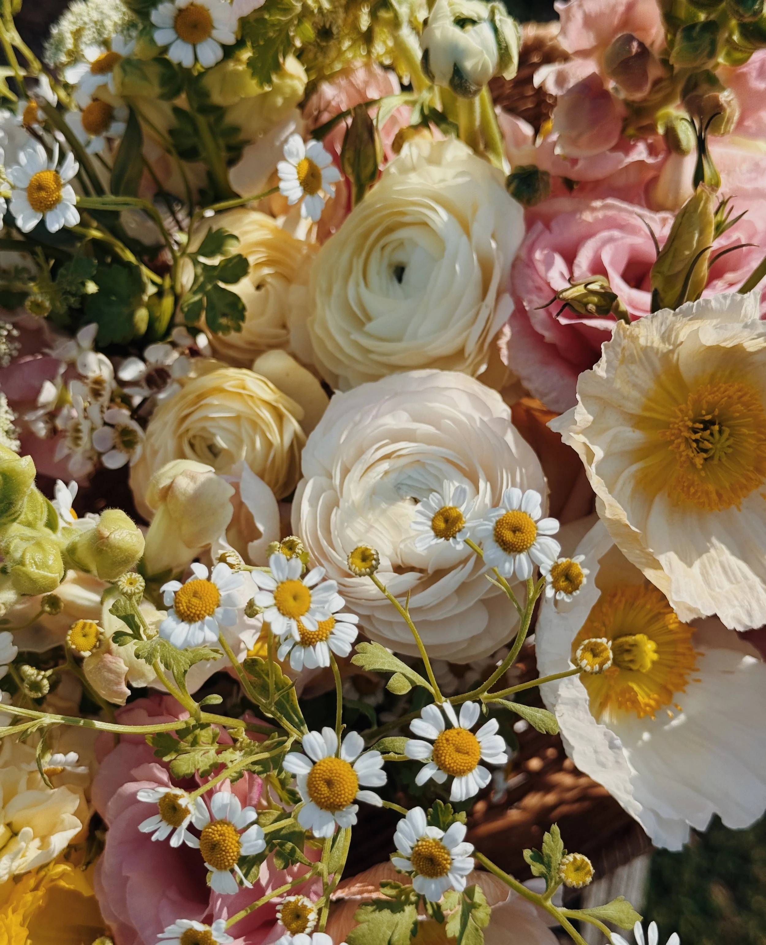 A beautiful weekend working with beautiful blooms. Our Event design, bespoke orders and emergency bunches for our locals who just wanted to gift something handcrafted with love. Our Seasonal Cottage a bunch of the Month goes next weekend! Order our m
