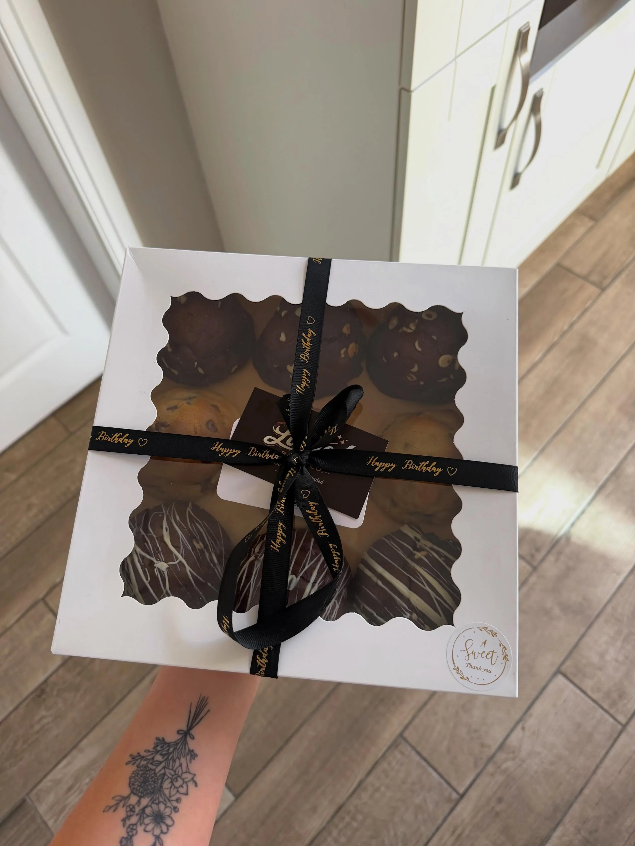 Another custom order out this week!! 🎉🍪🍫

This birthday box was fully loaded with our yummy NYC cookies😋😋

Perfect for birthdays, celebrations, gifts or just because 👀

If you&rsquo;re looking for custom bakes get them from Loaded Bakes Co! 

S