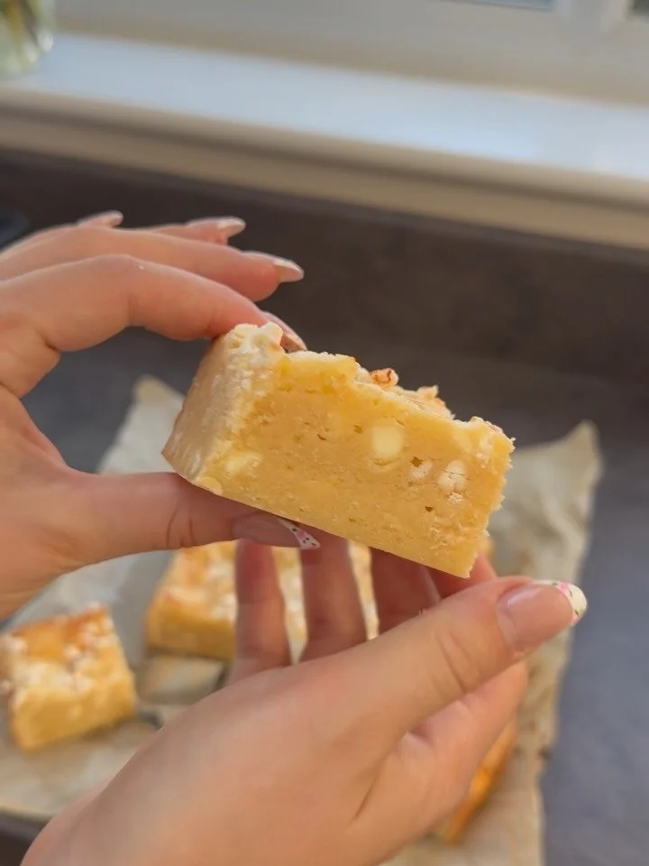 ☀️ SUMMER SPECIAL ☀️

Introducing our Lemony Meringue Blondies 🍋✨ 

A buttery white chocolate blondie infused with fresh lemon zest, swirled with tangy lemon curd and topped with crunchy meringue pieces.

They are now available to order, with more s