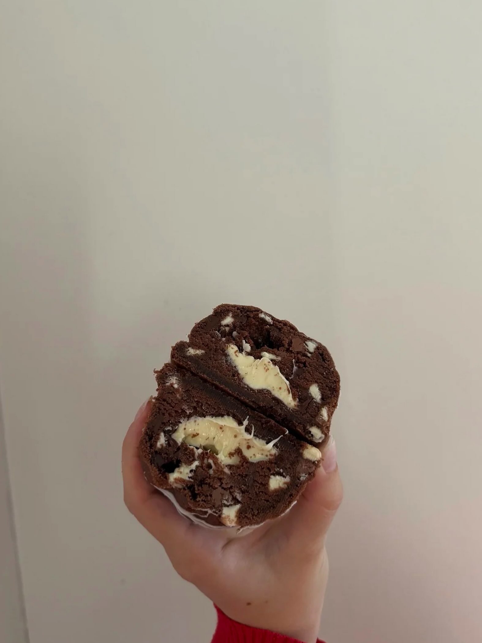 🍪✨ WEEKLY ORDERS ARE OPEN! ✨

Orders close Wednesdays so get your treat fix booked in! 🤎

🍪 Any 4 cookies &mdash; &pound;16
🍫 Any 4 brownies &mdash; &pound;14
✨ Mix &amp; match 6 &amp; save &pound;4!
🌷Custom message brownies for any occasion!

A