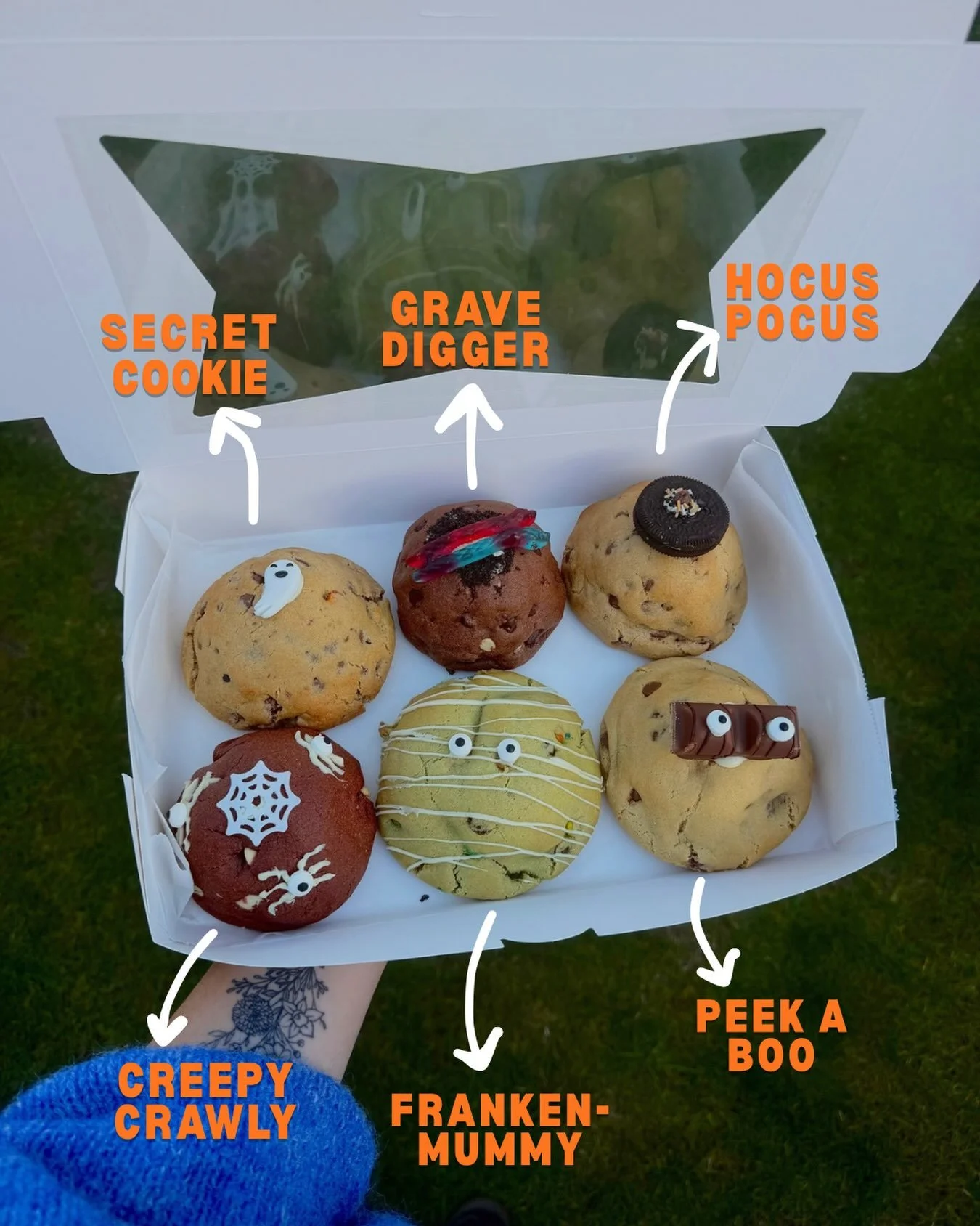 🎃👻 HAPPY OCTOBER! 👻🎃

Our Halloween stuffed cookie collection is here, with plenty of spooky surprises, gooey centres and creepy toppings! 🍪✨

🎃 GRAVE DIGGER
Chocolate cookie &bull; Marvelous Creations &bull; popping candy &bull; jelly pieces &