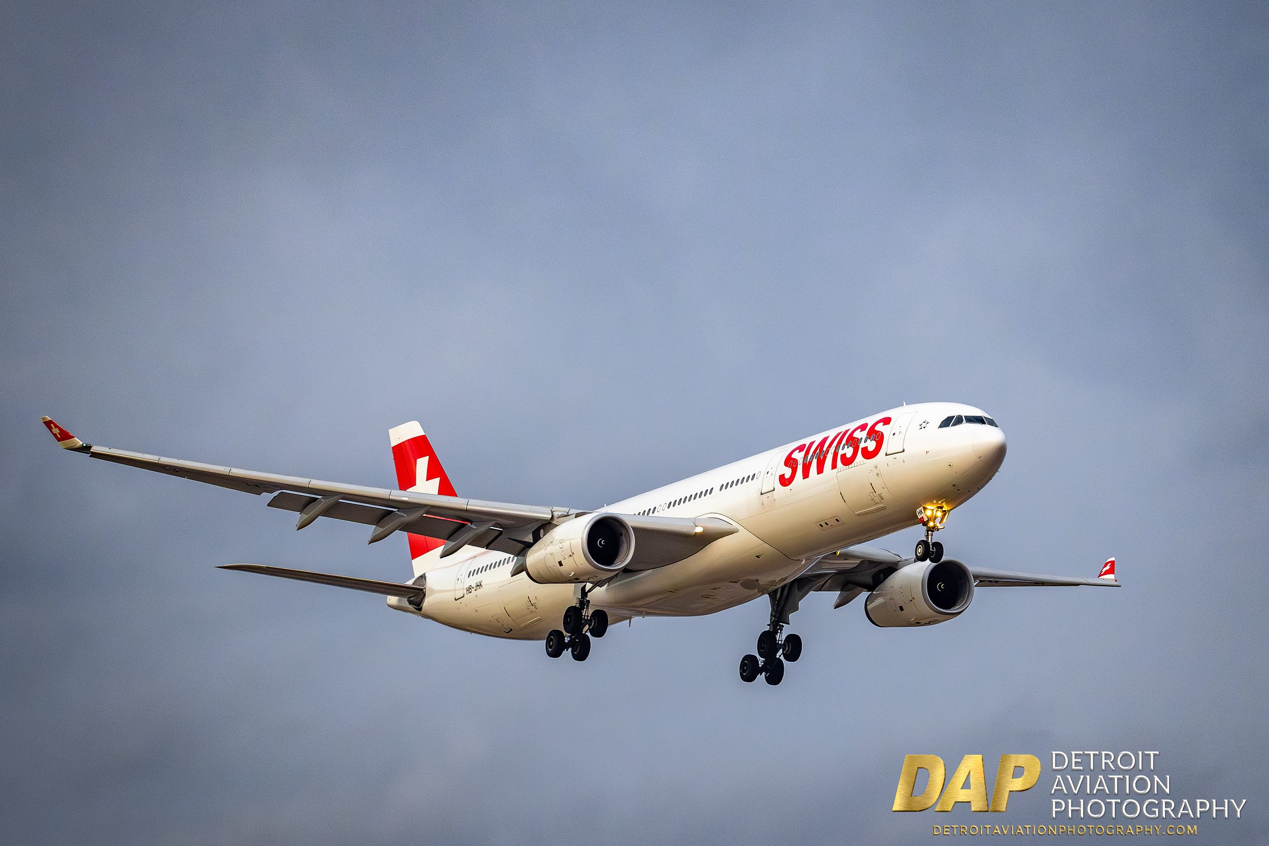 Swiss Air_HB-JHK-1.jpg