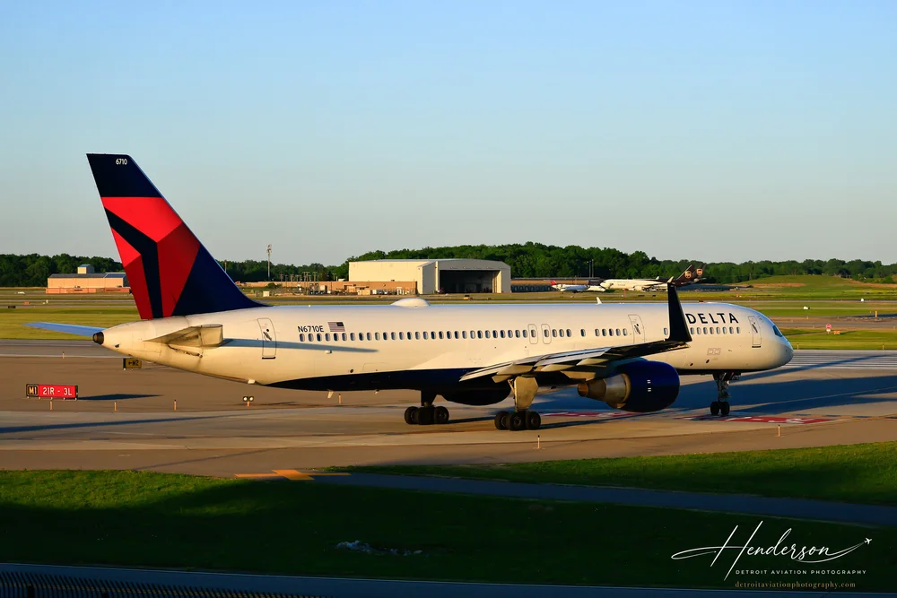 Delta N6710E Boeing 757 aviation print