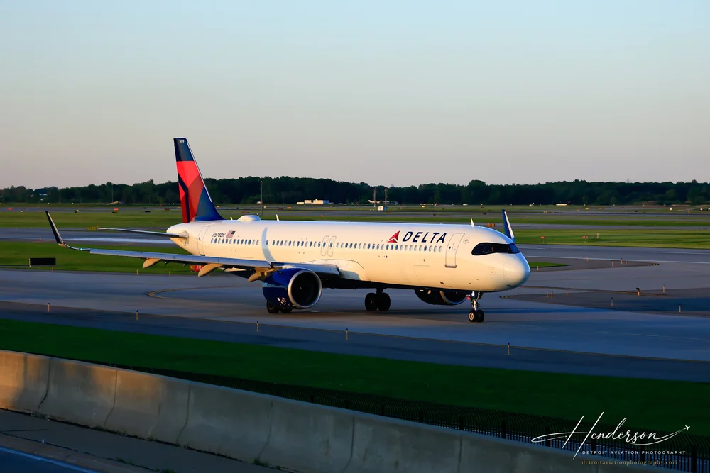 Delta N578DN evening lineup aviation print
