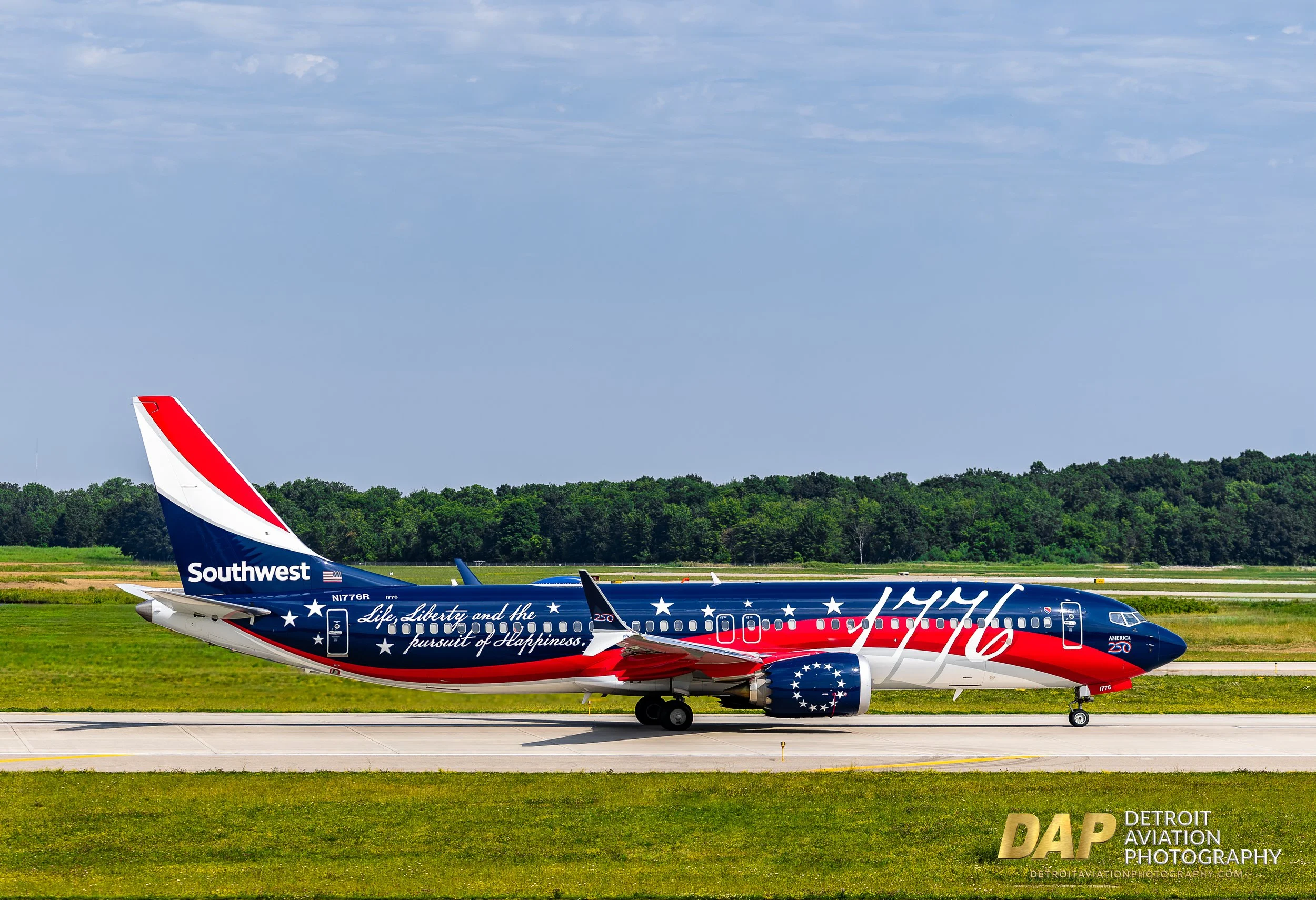 Southwest Airlines N1776R