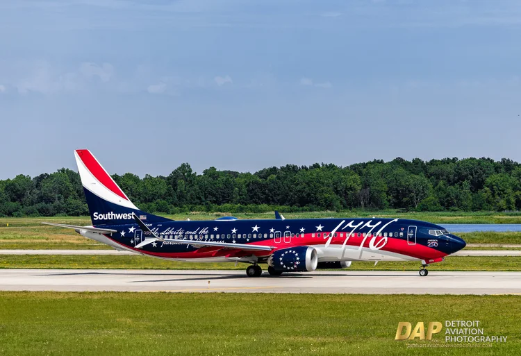 Southwest Airlines · Boeing 737-800 N1776R — Independence One