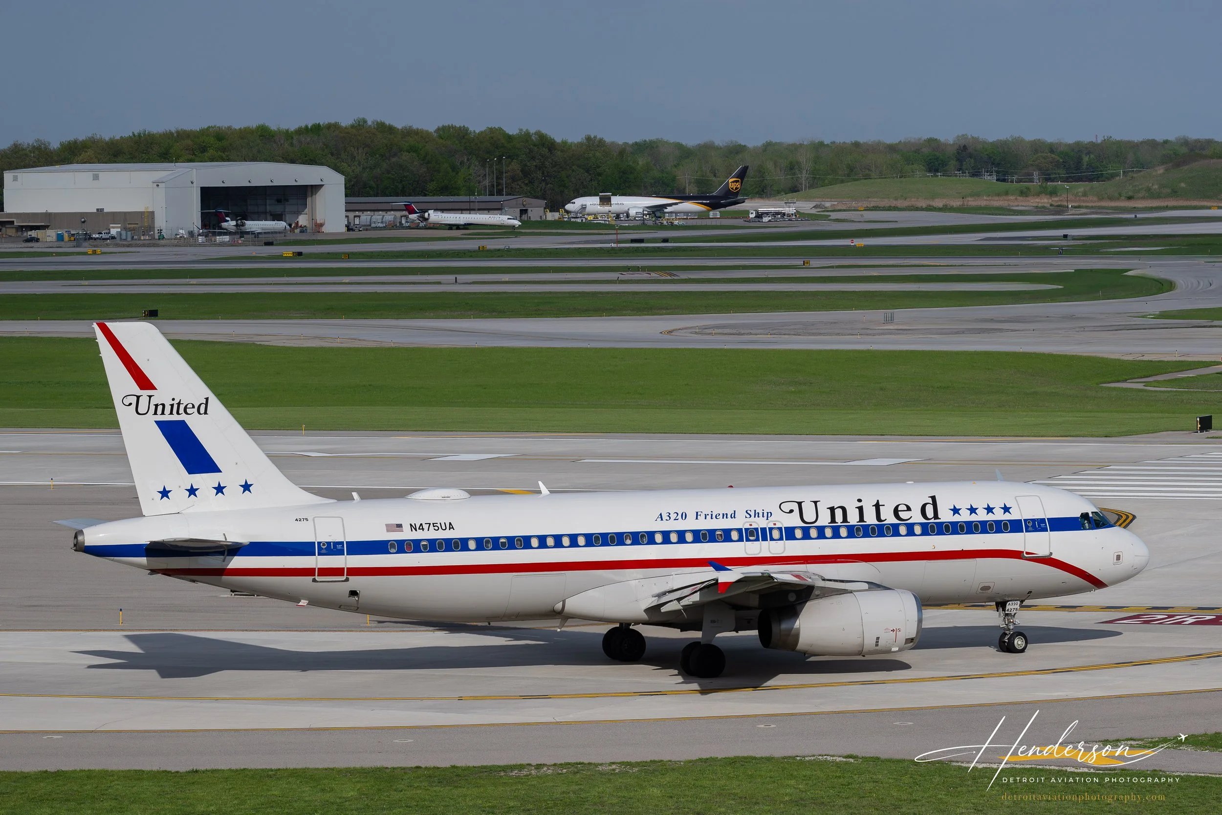 United_N475UA_Frienship One-1 - Copy.jpg
