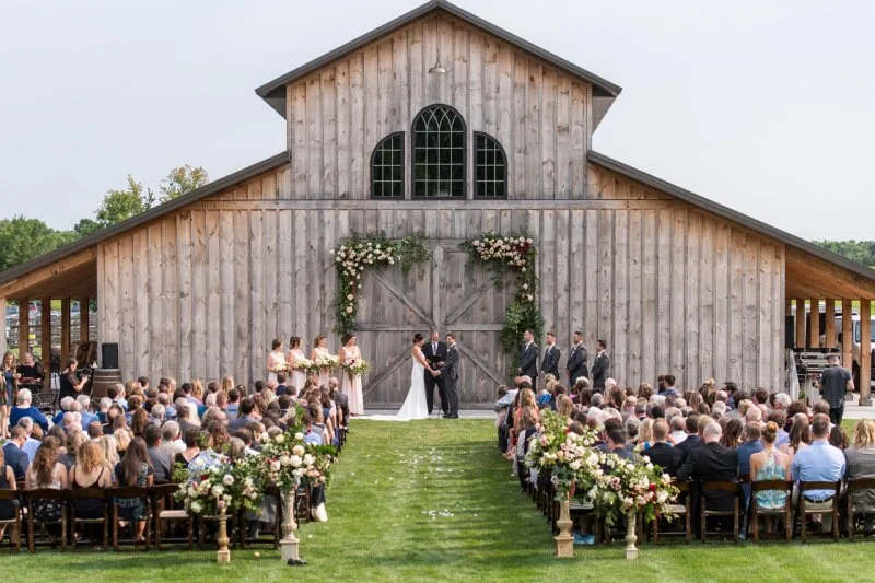 A Guide to Design the Perfect Barn Wedding of Your Dreams