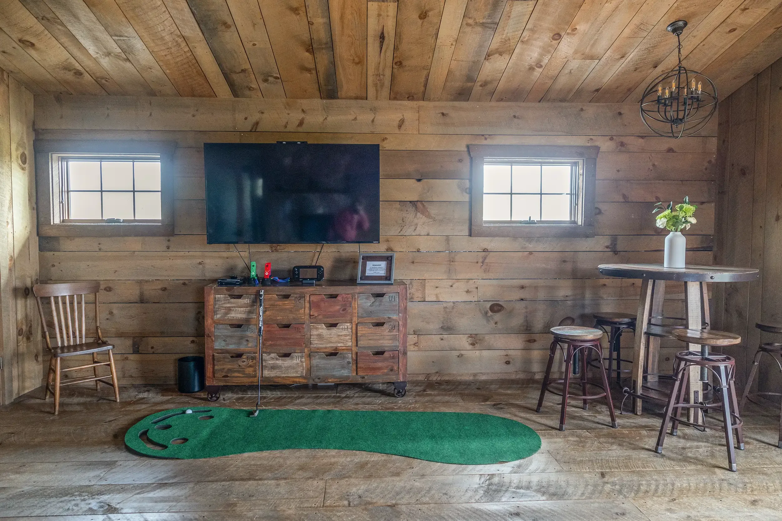 creekside-luxury-rustic-barn-weddings-events-Rush-City-mn-3.webp