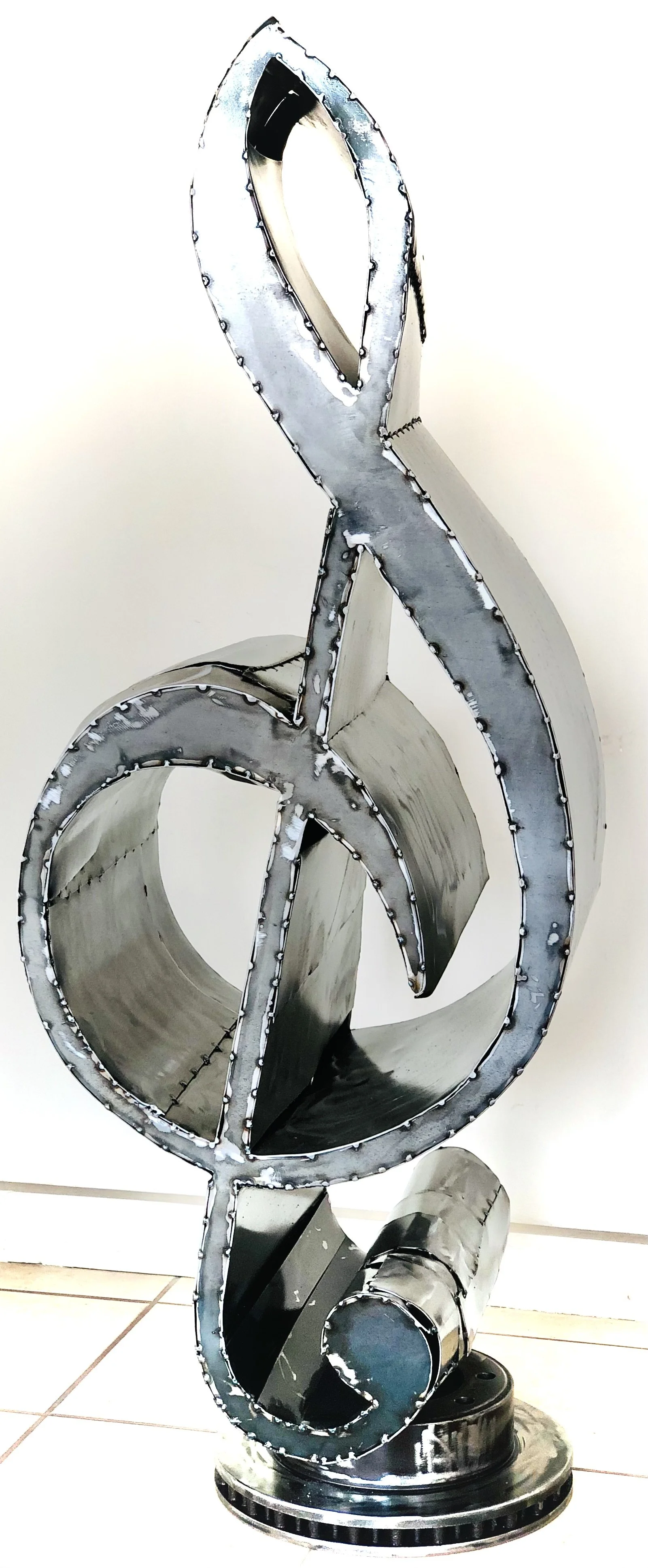 COLLECTED
music
50" tall steel sculpture