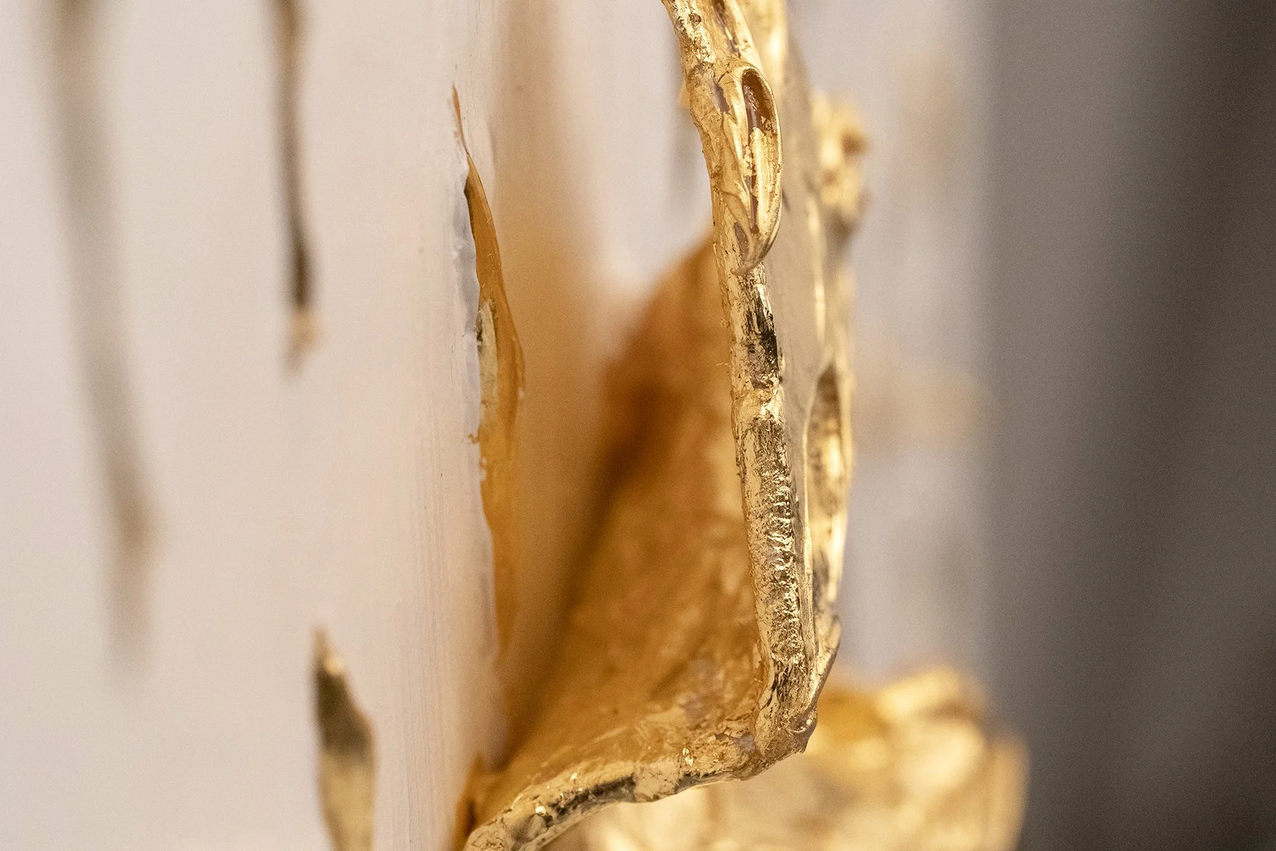Close-up of an original Auric Art artwork with hand-applied gold leaf by Emanuela Hauth.