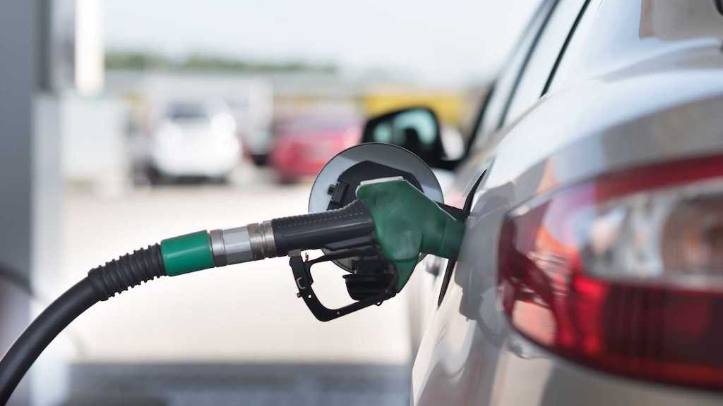 Internal combustion engine cars predicted to become “really bad assets” by 2026