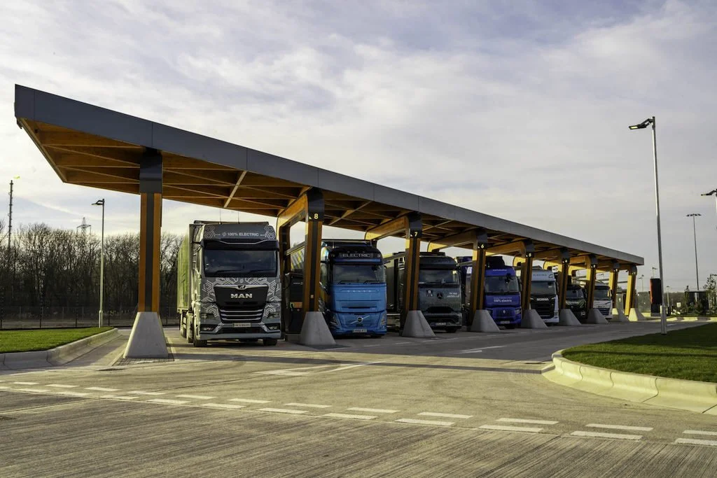 Milence installs high performance HGV charging hub at Immingham