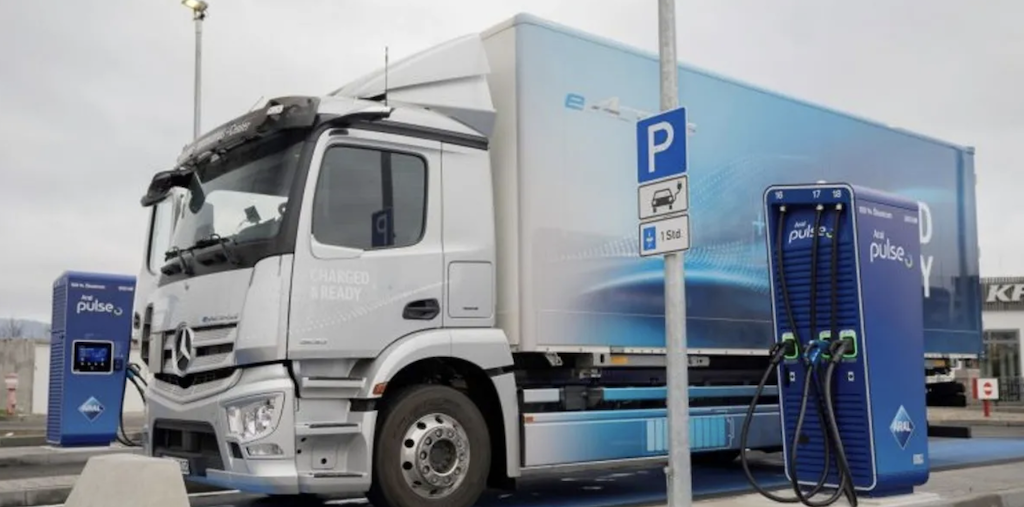 SMMT says lack of charging infrastructure makes HGV decarbonisation impossible to contemplate