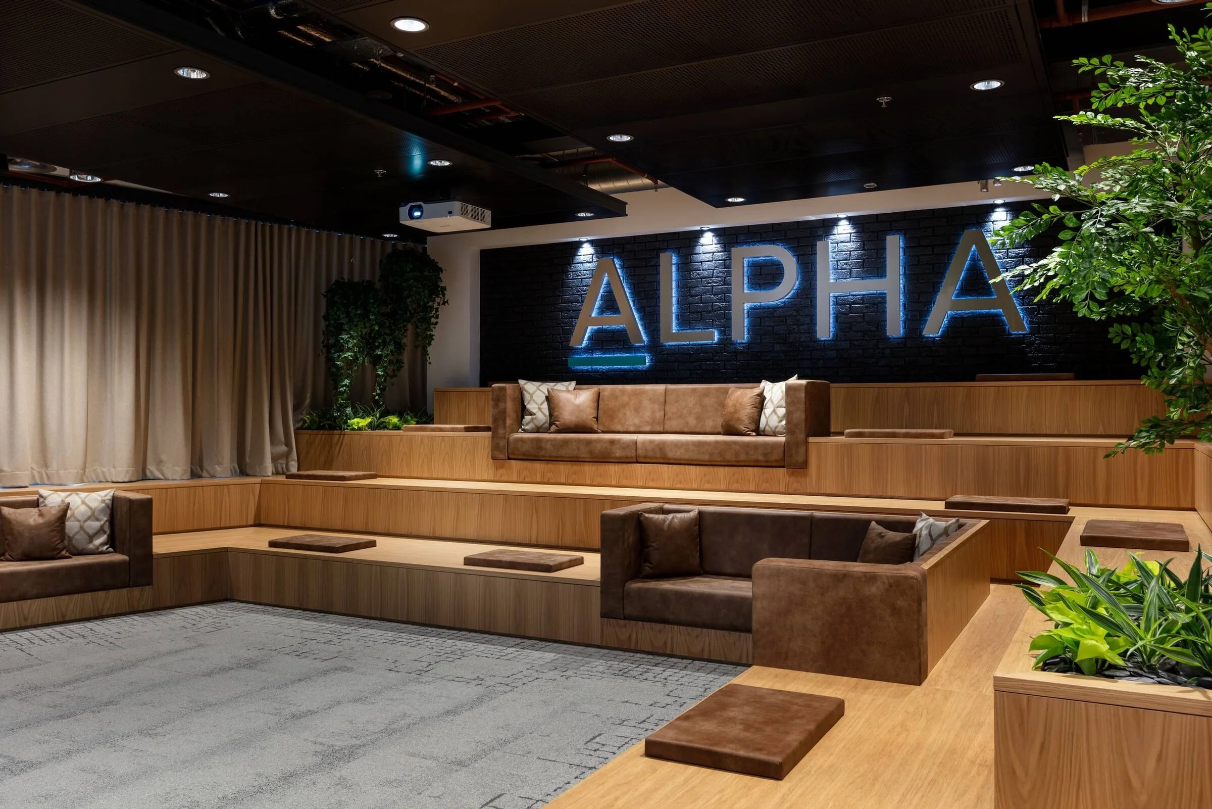 Alpha, London, 15.jpg