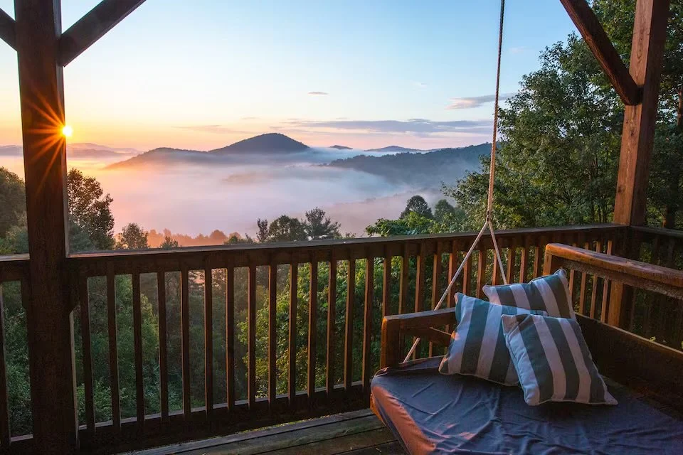 Boone, North Carolina: Your Home Away from Home with Endless Short-Term Stays