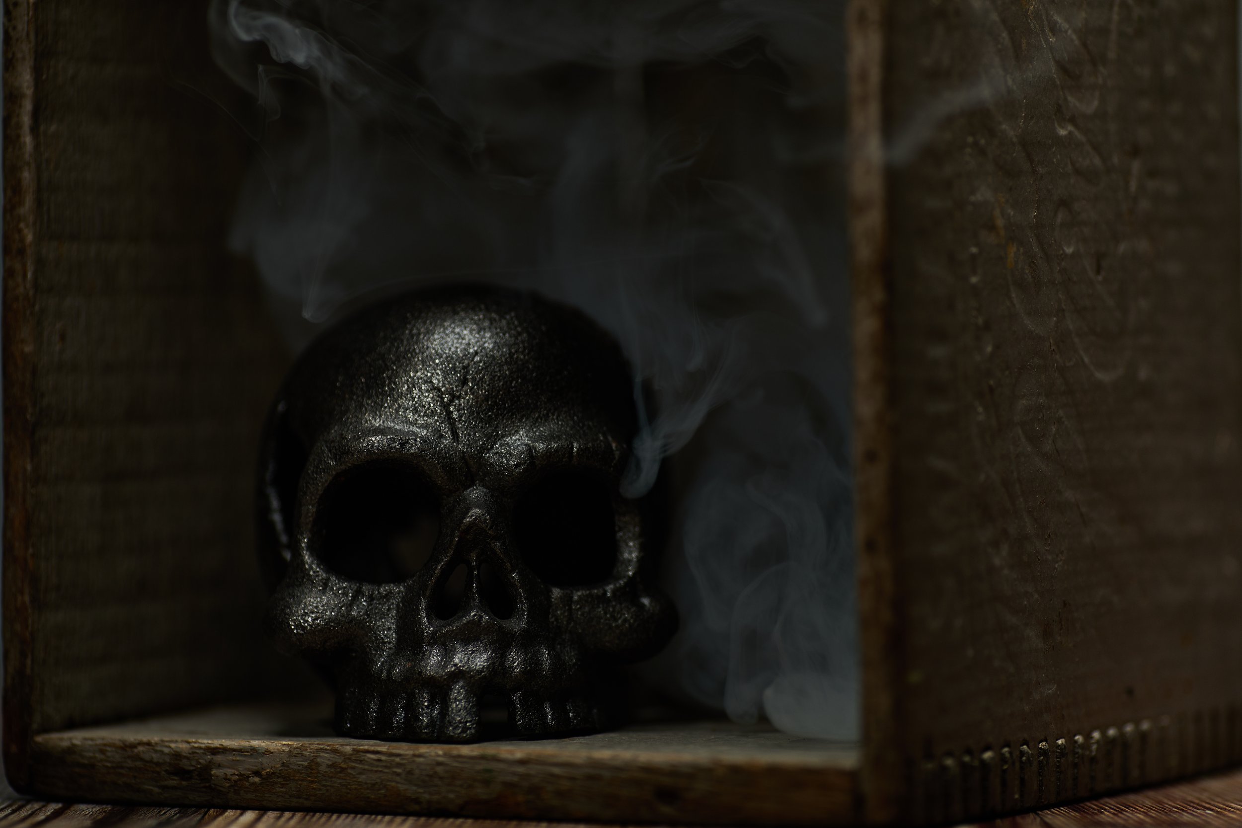 Smoke Skull Vintage Box