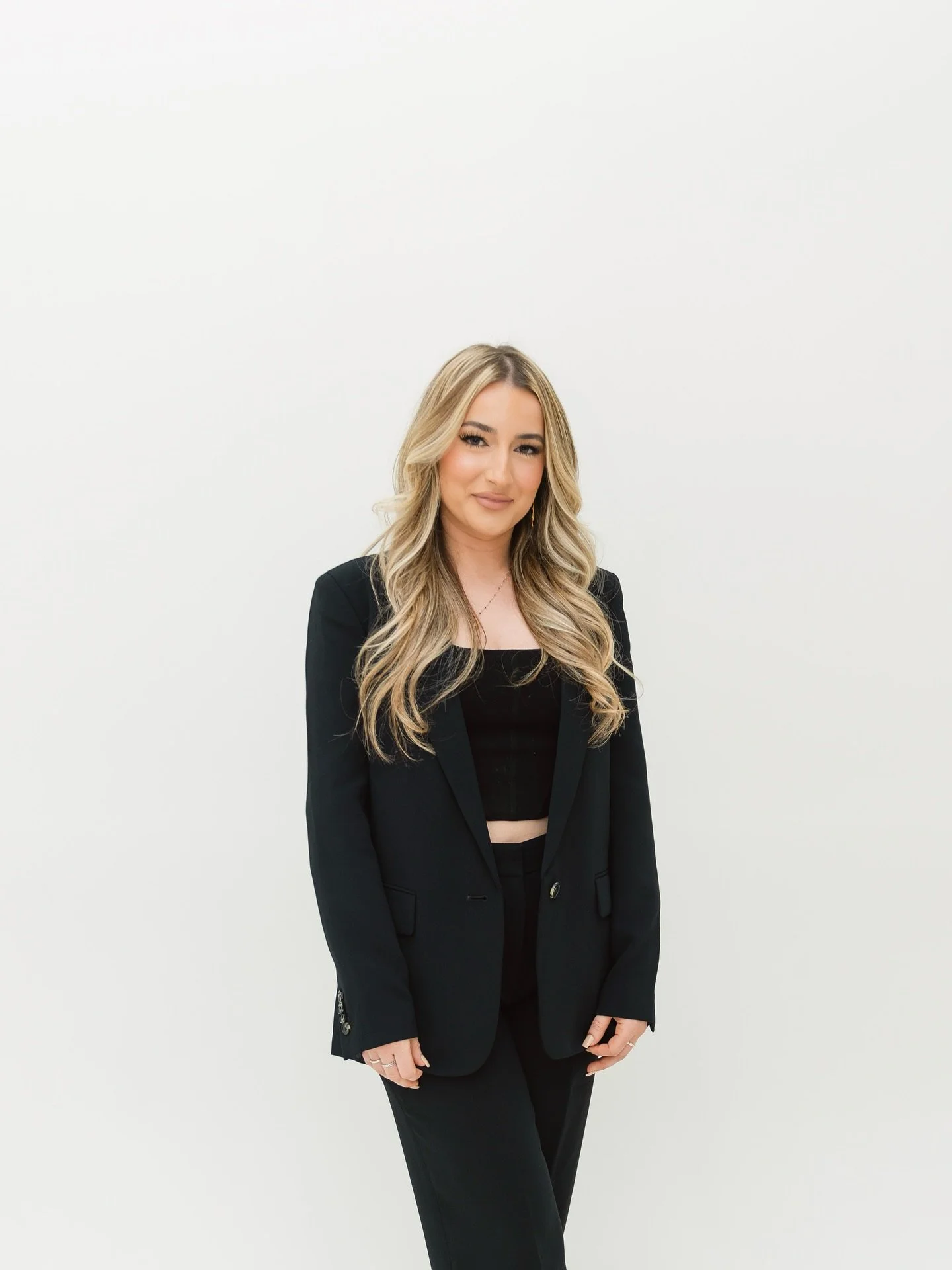 Meet the Co-Founder: Natalie ✨

Creative at heart and always dreaming big, Natalie is the visionary behind the designs. With a background in criminology but a lifelong love for creativity, she followed the pull toward event design and never looked ba