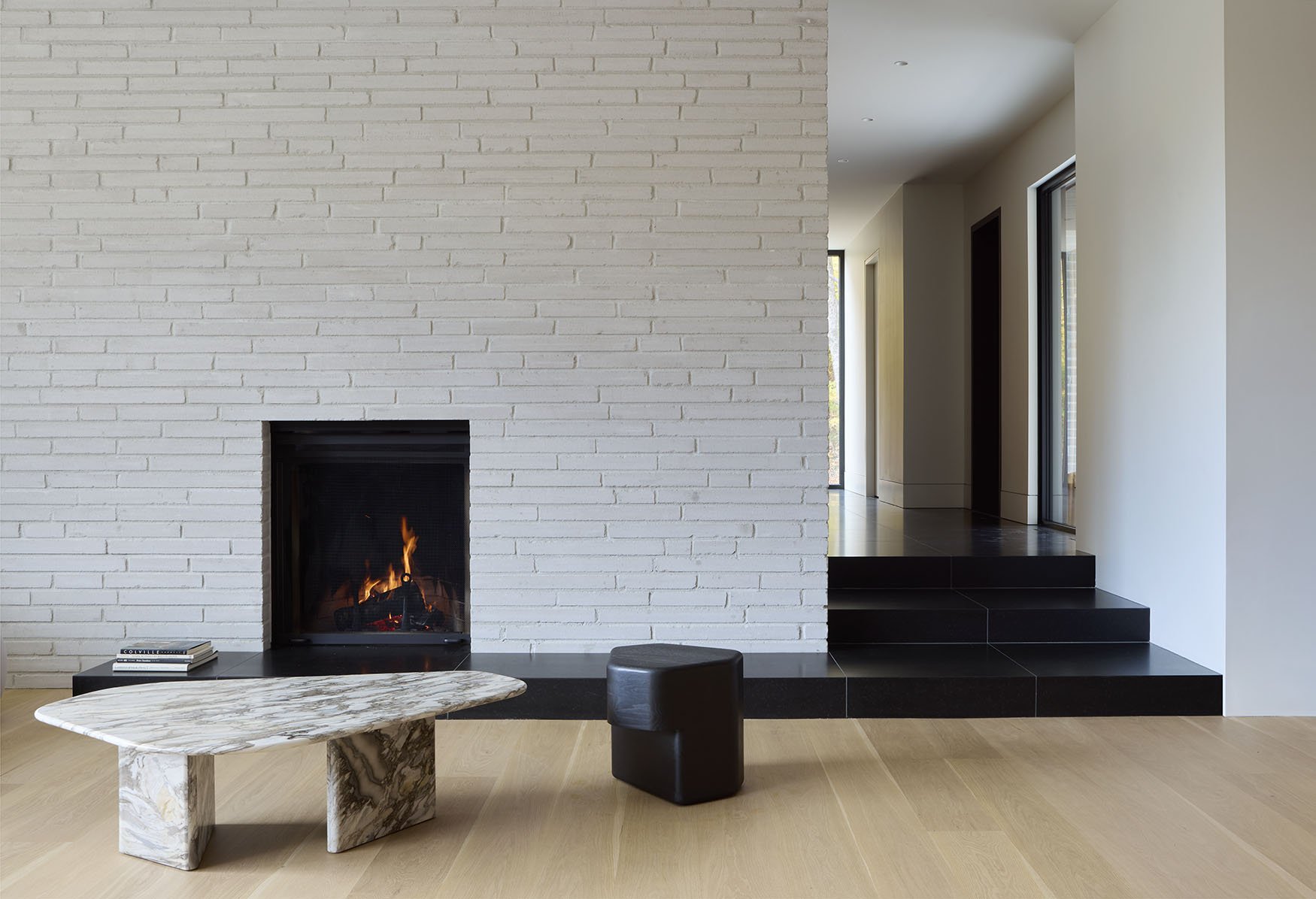 Construction: Ovi Construction -
Architecture: Anik Mandalian -
Photo: James Brittain 