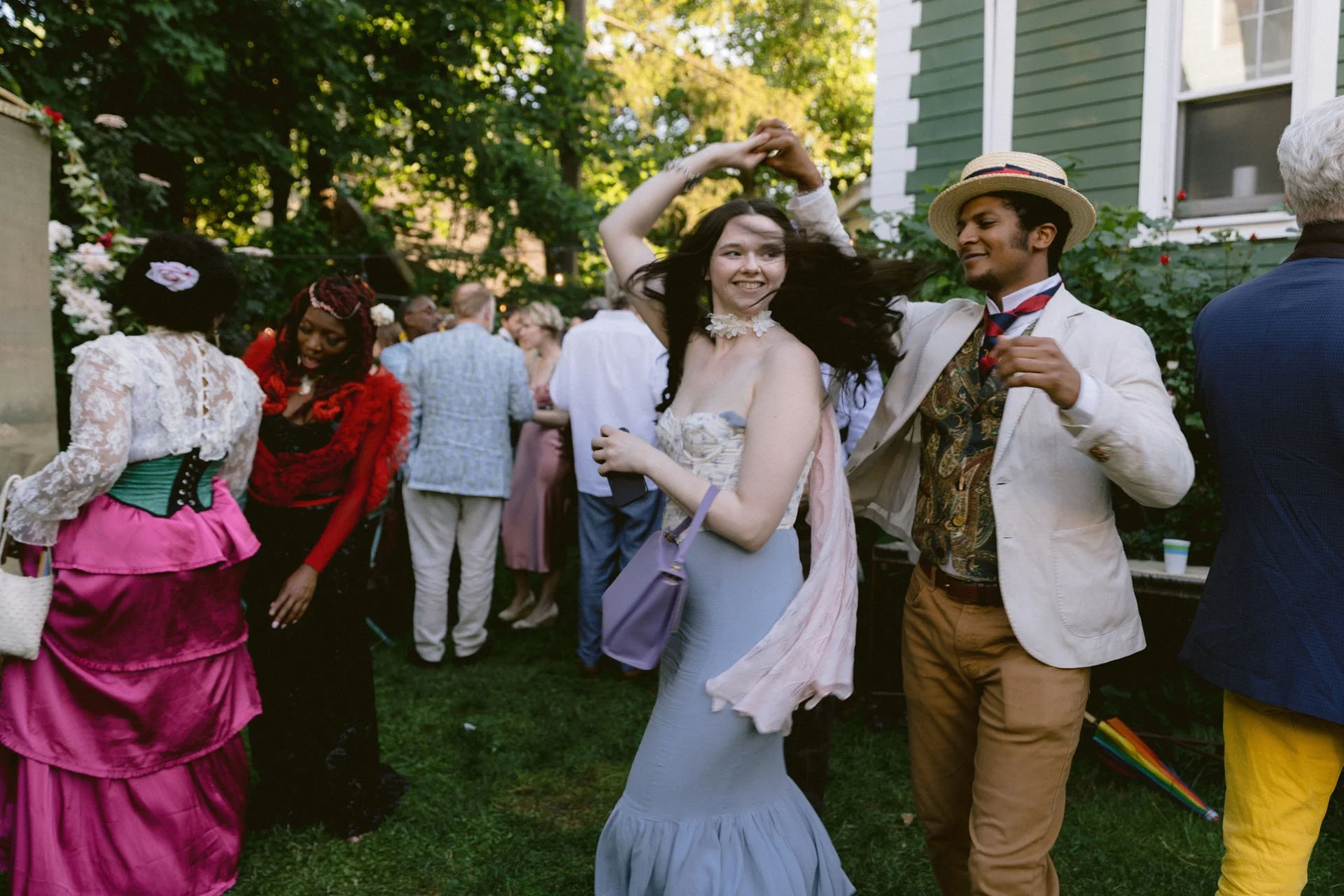 Walls-Trimble_Brooklyn-Garden_Film_Wedding_42.jpg