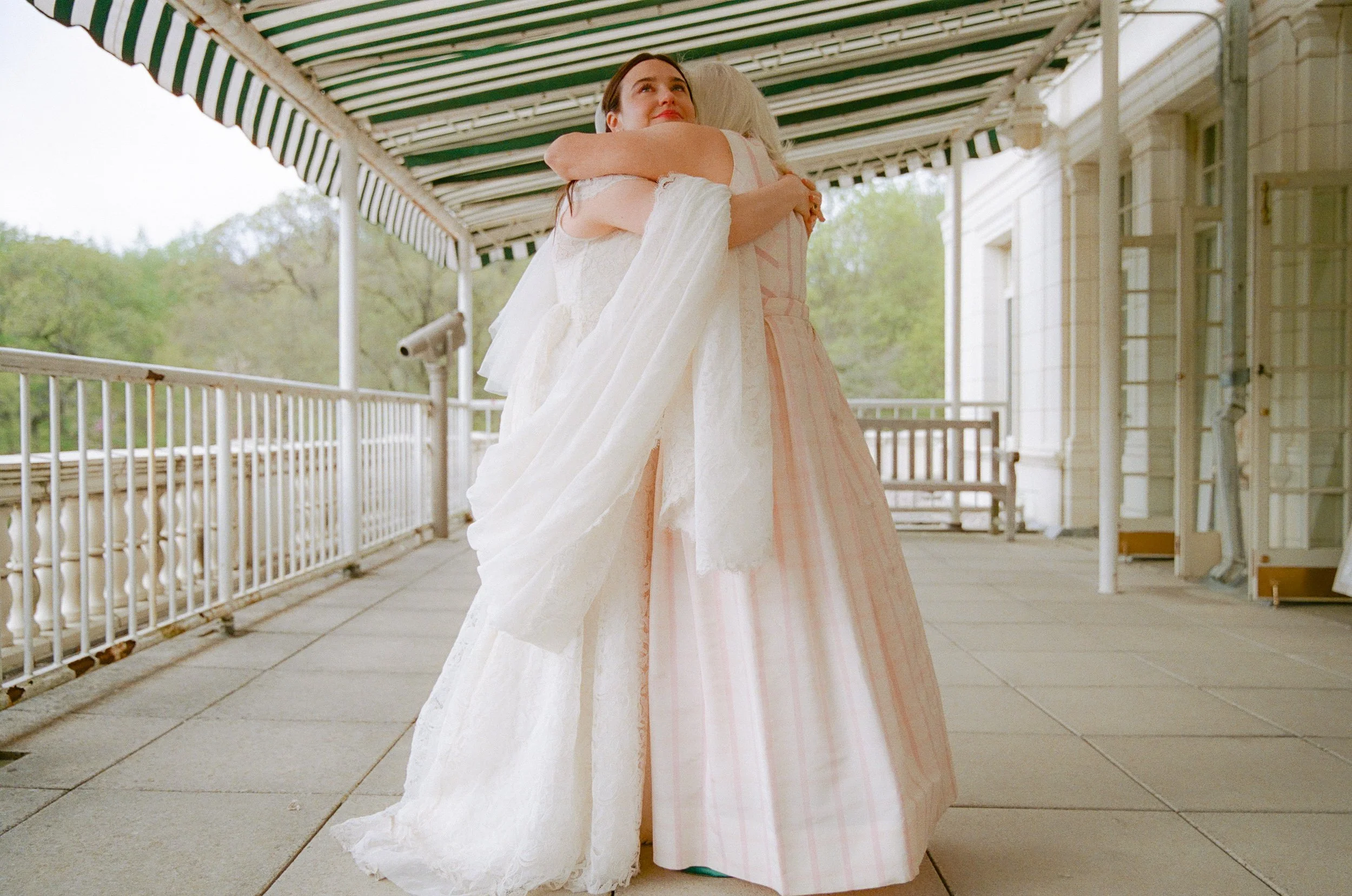 Walls-Trimble_Brooklyn-Boathouse_Film-Wedding-33.jpg
