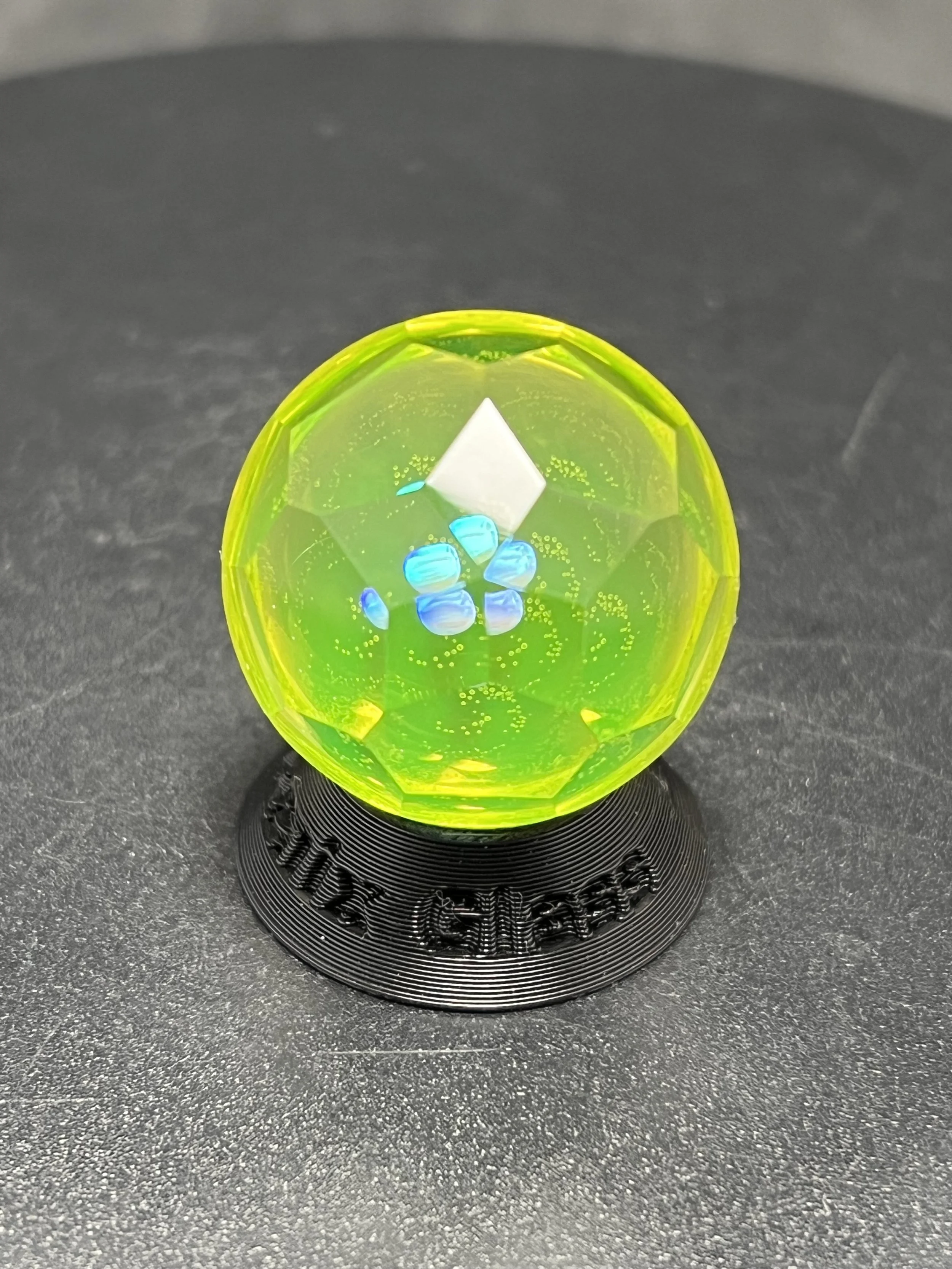 Uranium Glass Uv reative blacklight terp slurper marble cap carb cap blender high heat borosilicate glass faceted ion