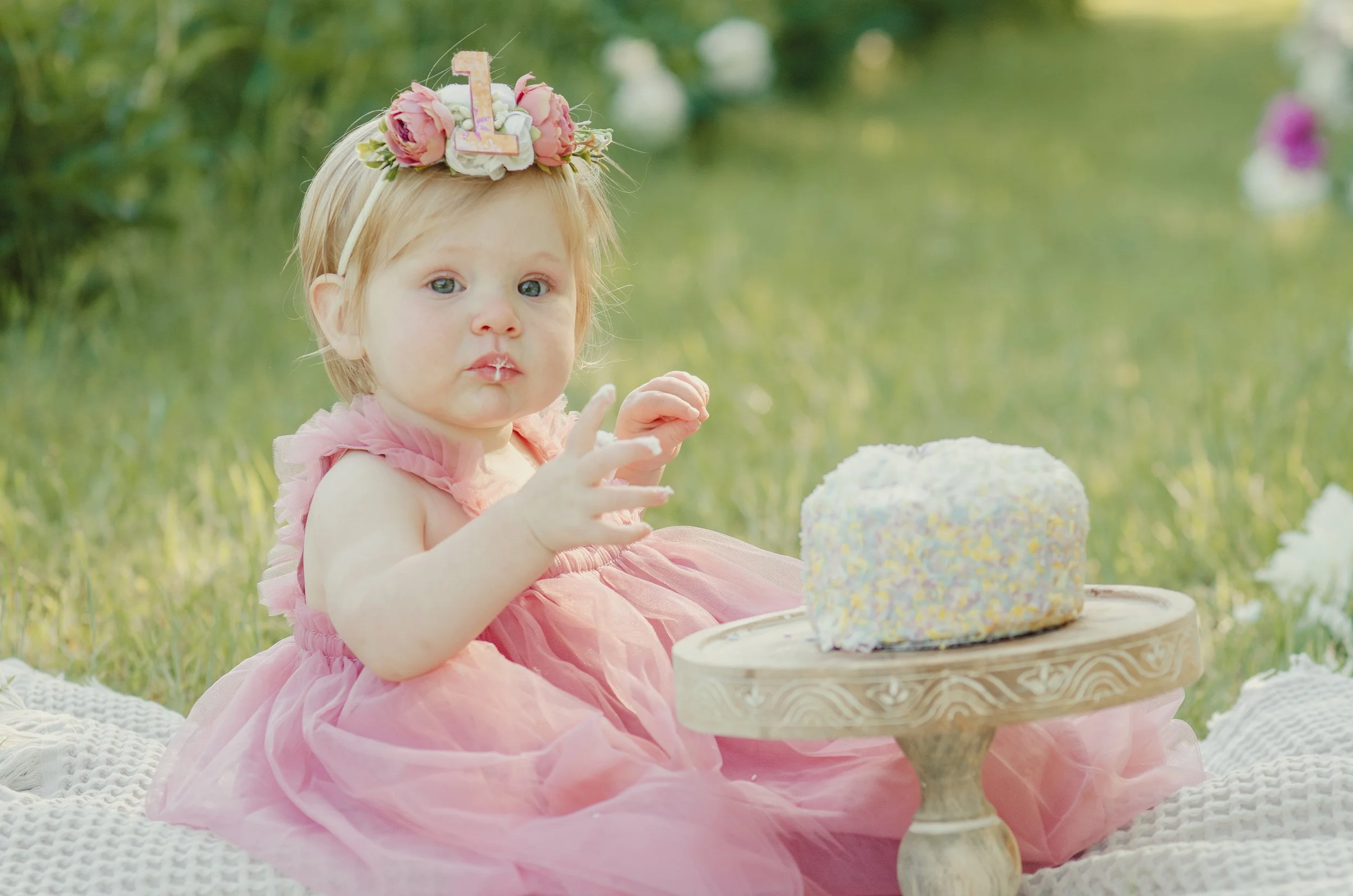Outdoor cake smash session in Knoxville with light and airy natural tones