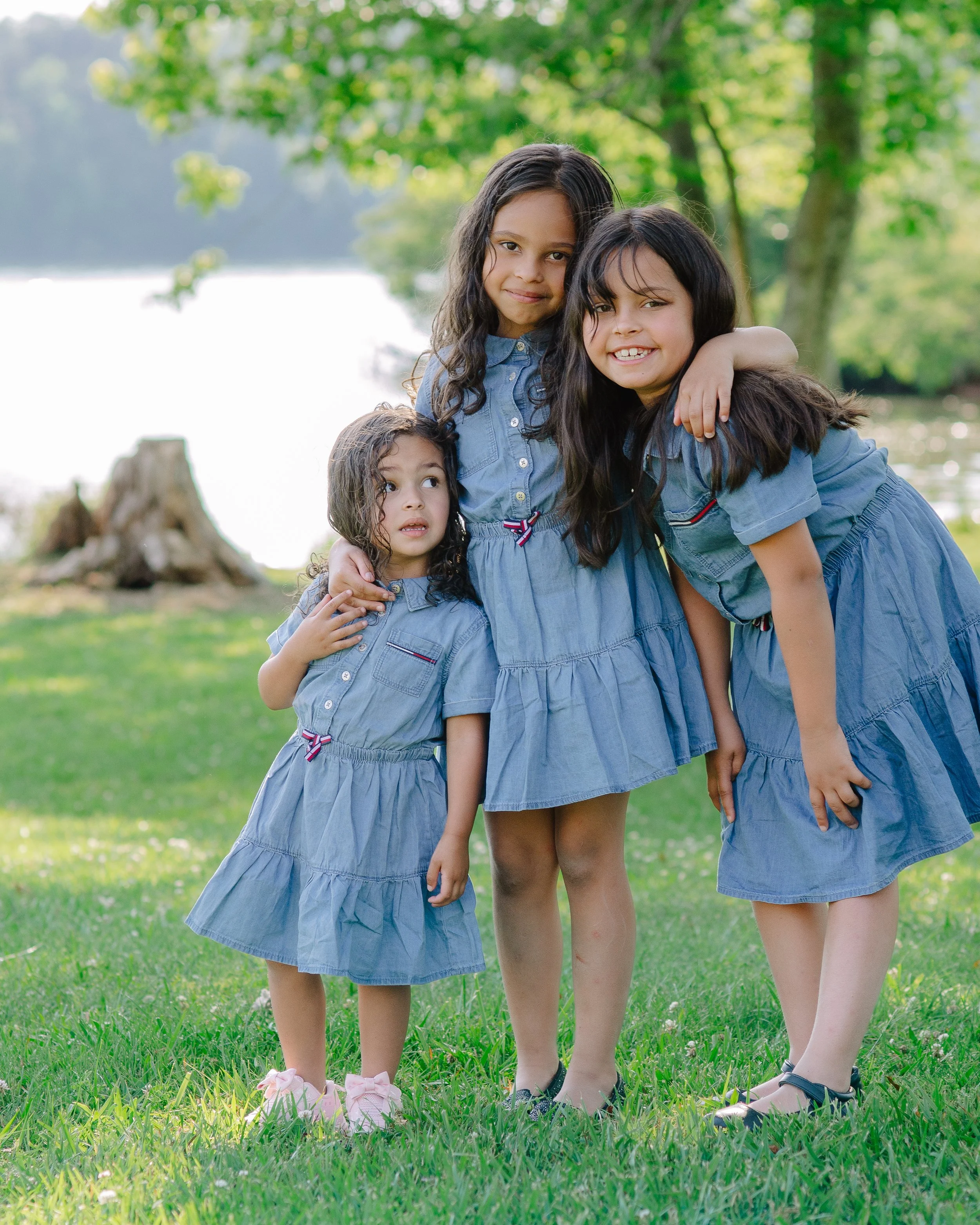 Lifestyle family portraits with three sisters at Melton Hill Park