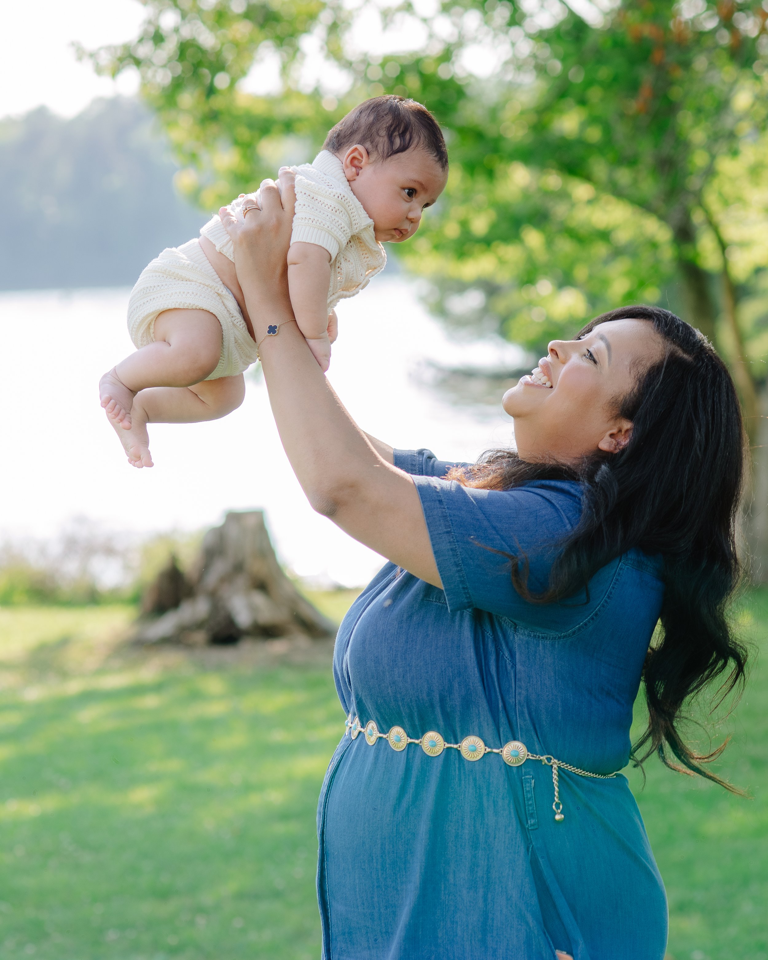 Beautiful outdoor family portraits celebrating life with a new baby at Melton Hill Park