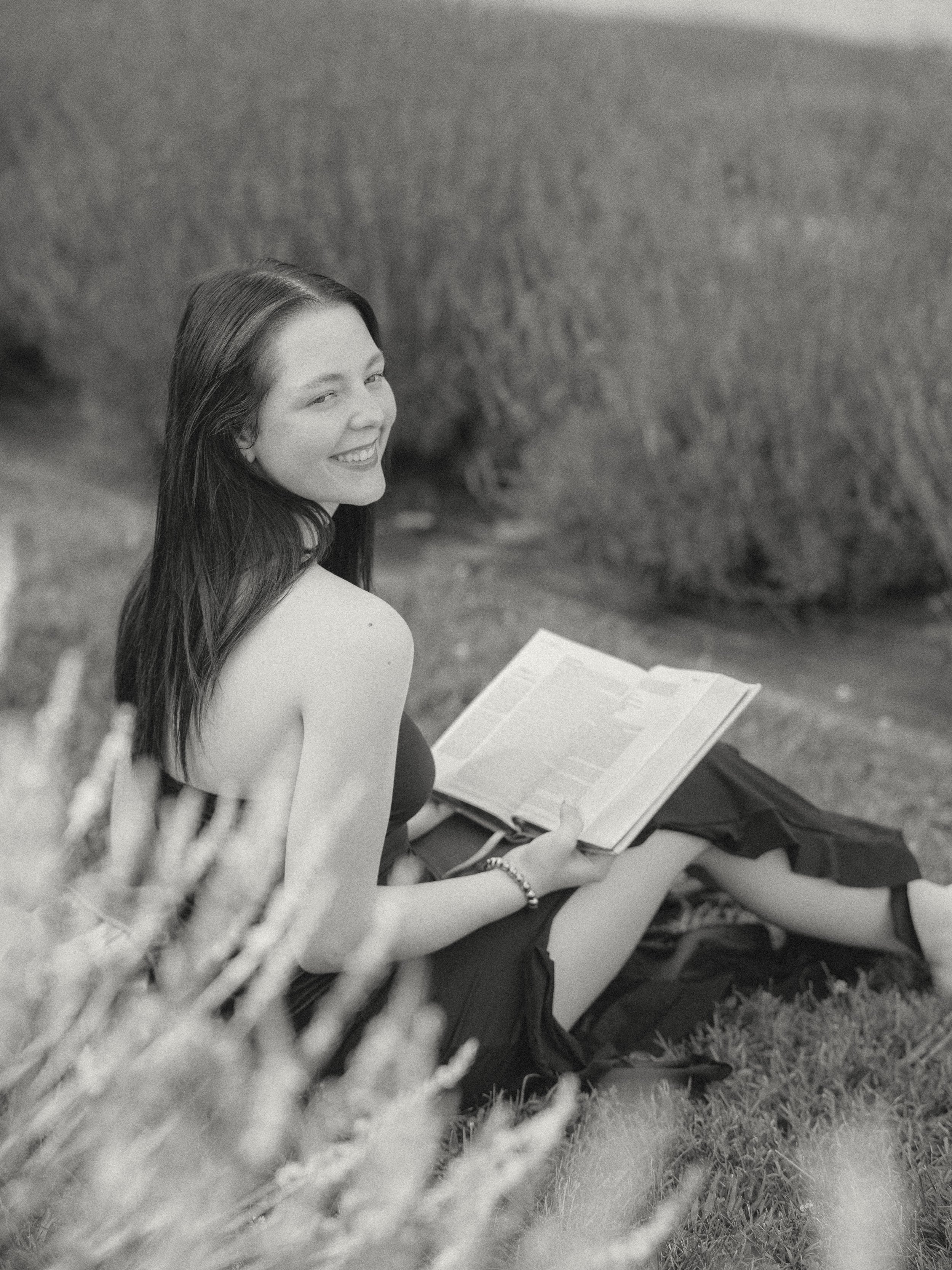 Outdoor senior photography with natural light in Knoxville tn