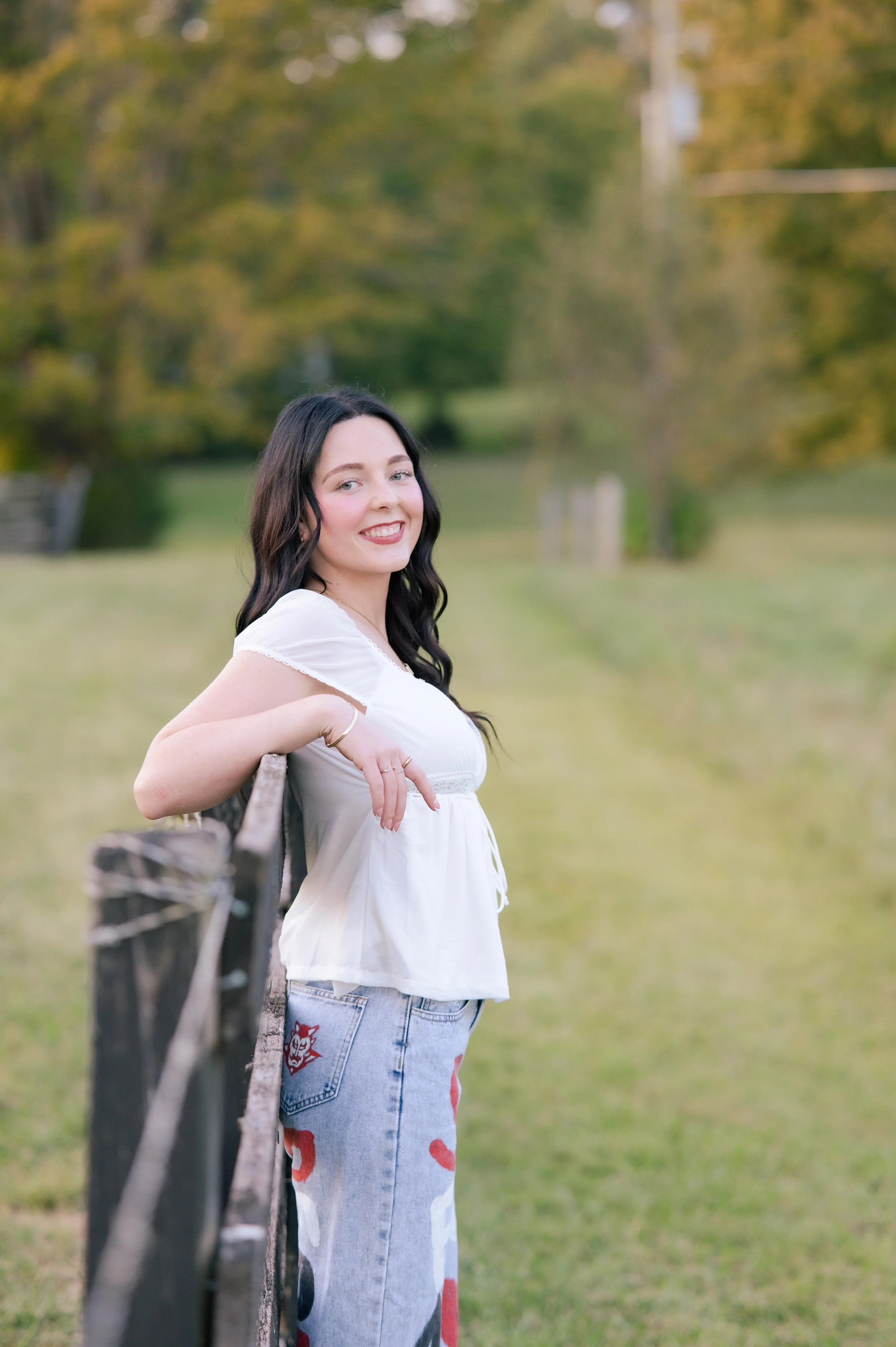 Outdoor Senior Portraits taken by a maryville photographer