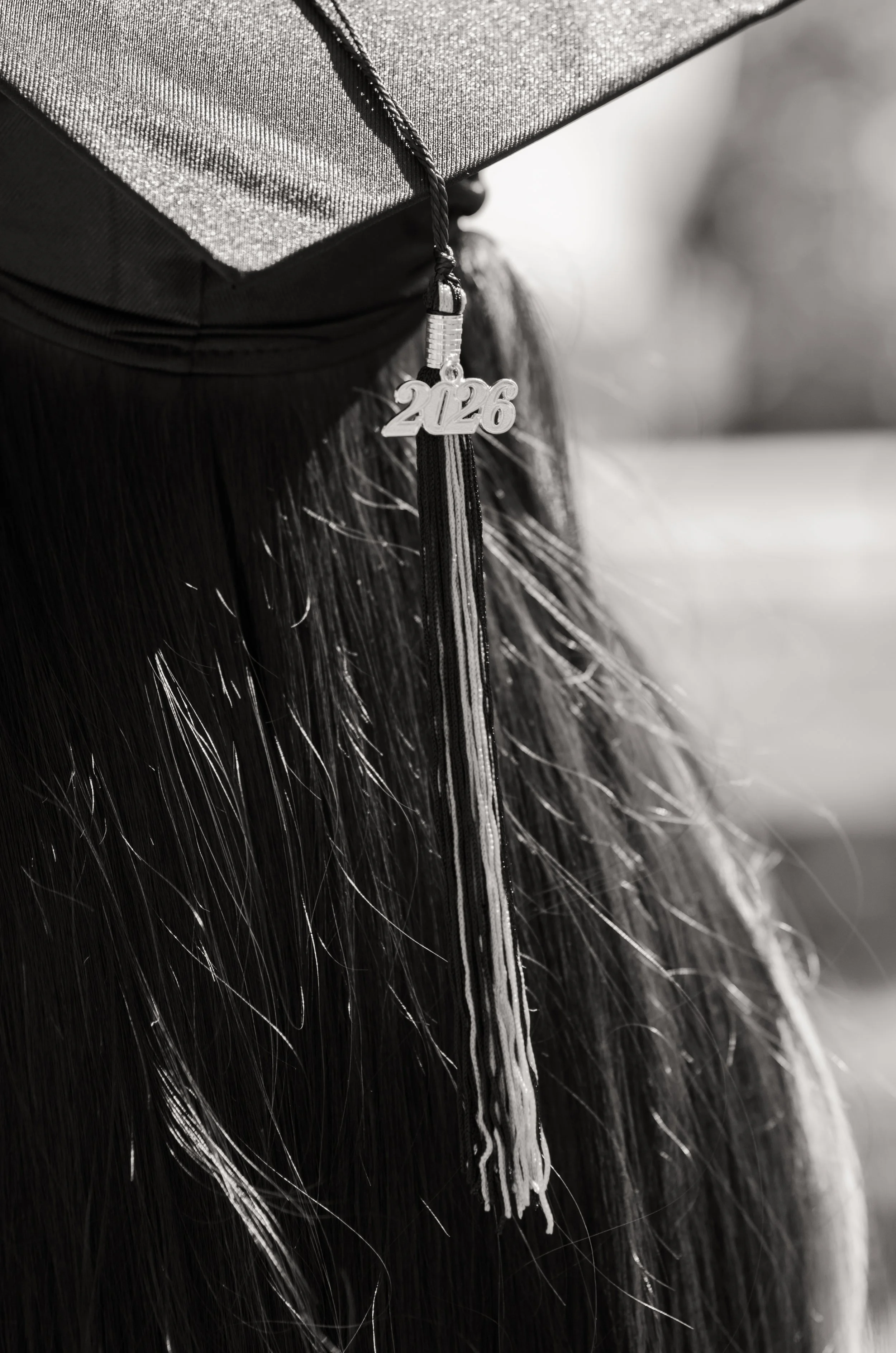 Soft and airy outdoor Graduation photos in Maryville with relaxed, guided moments
