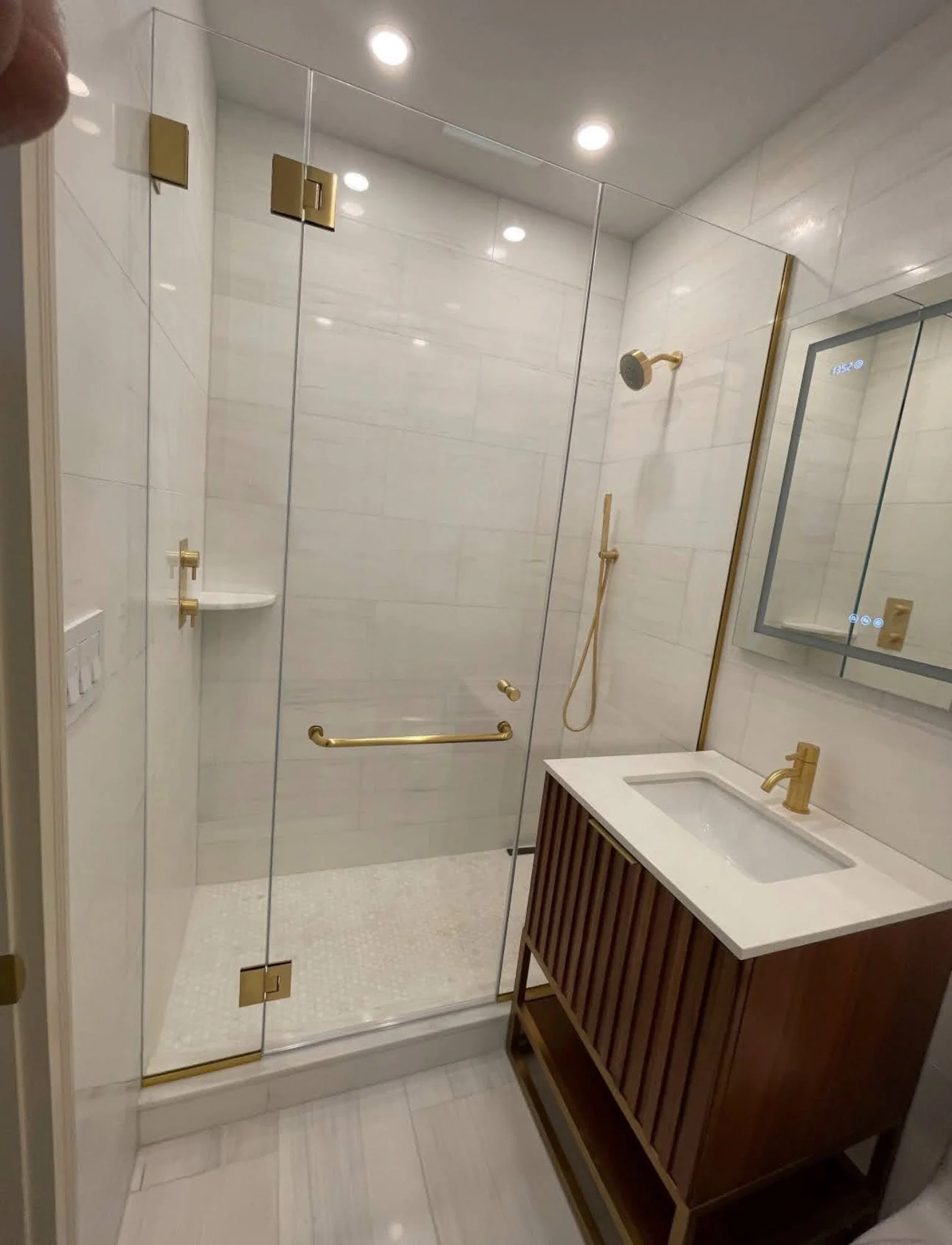 Glass Showers-173.jpg