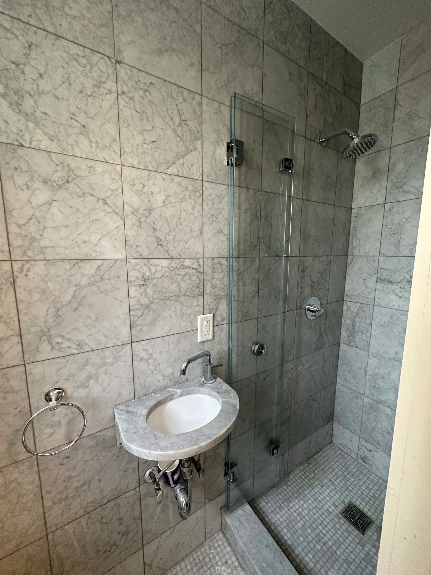 Glass Showers-134.jpg