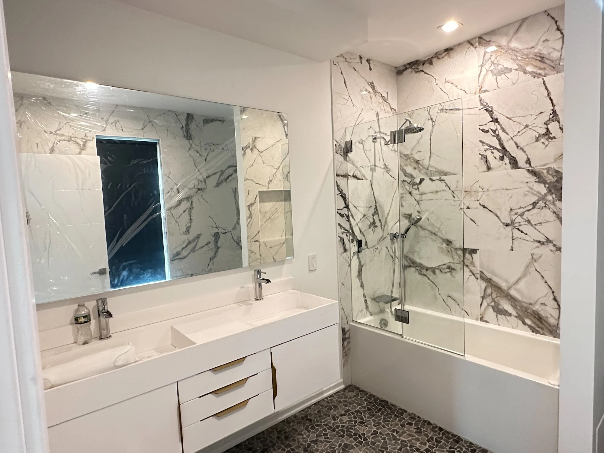 Glass Showers-94.jpg