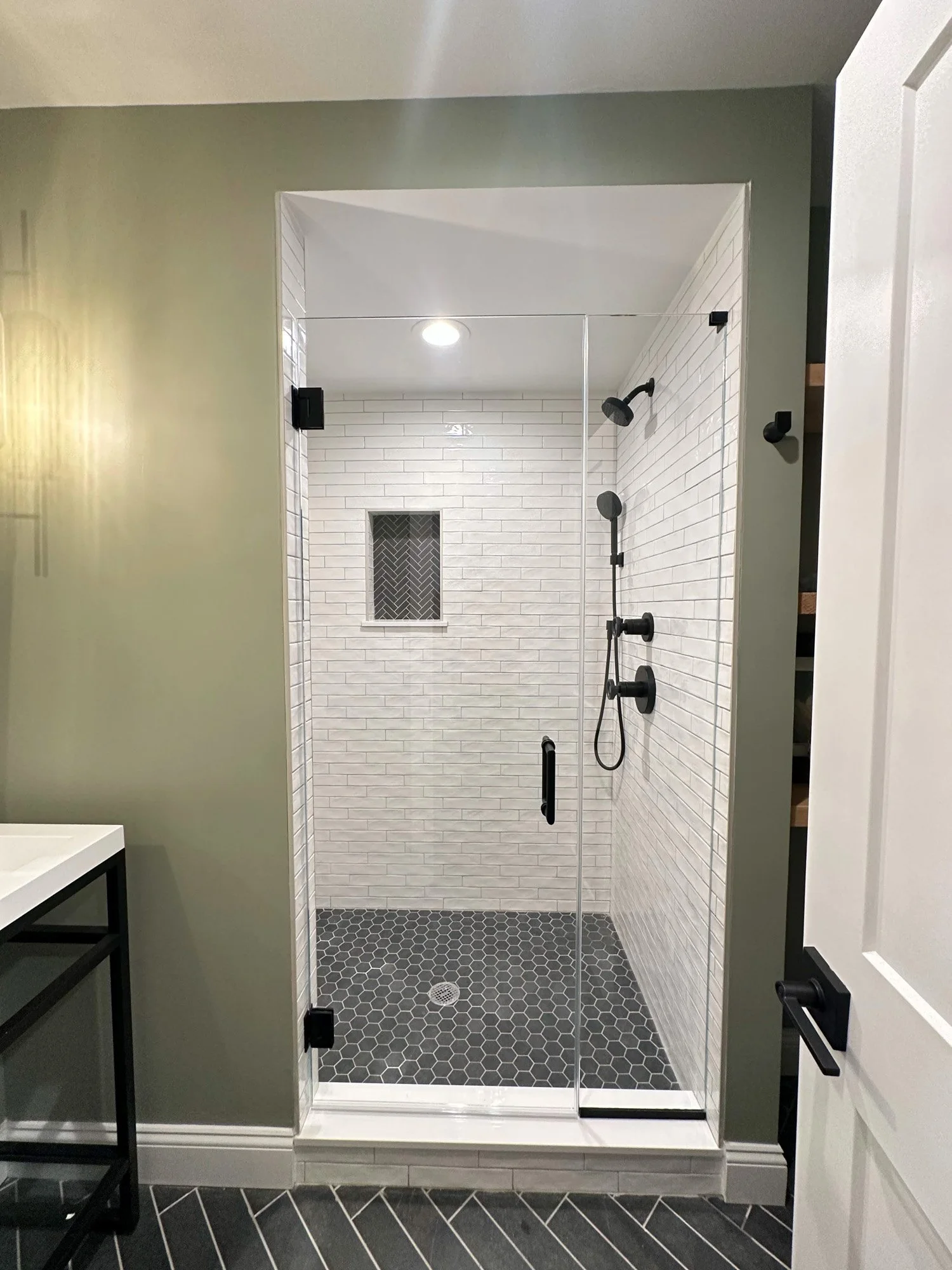 Glass Showers-135.jpg