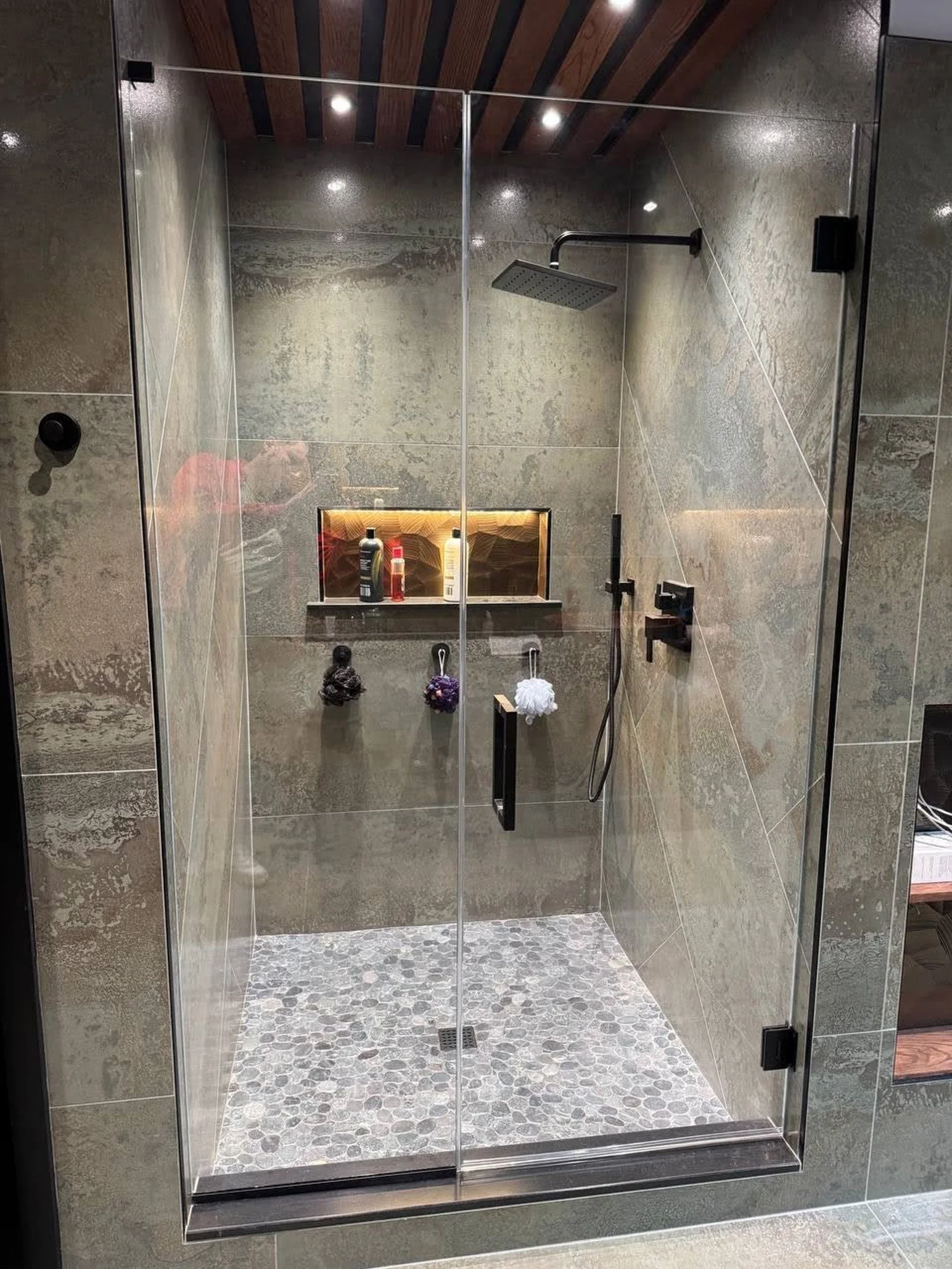 Glass Showers-179.jpg