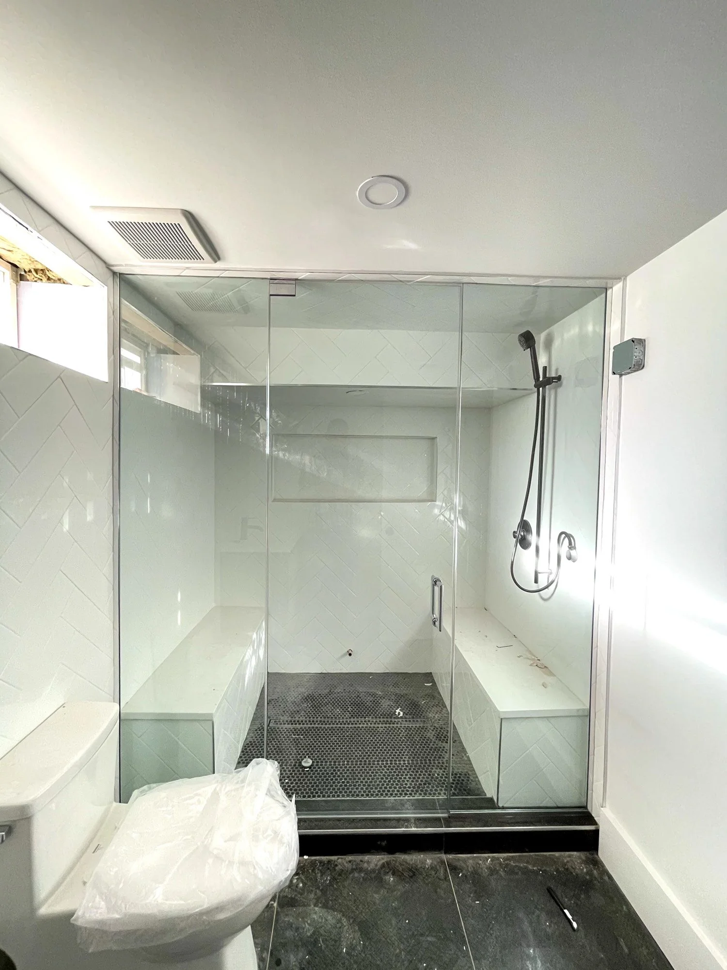 Glass Showers-70.jpg