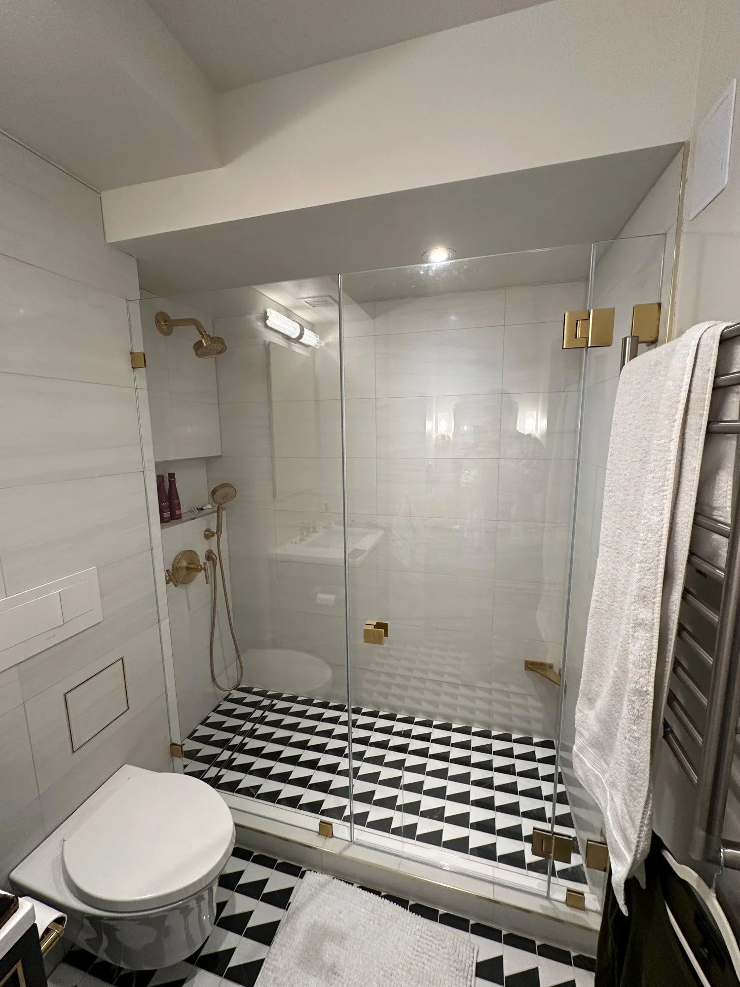 Glass Showers-127.jpg