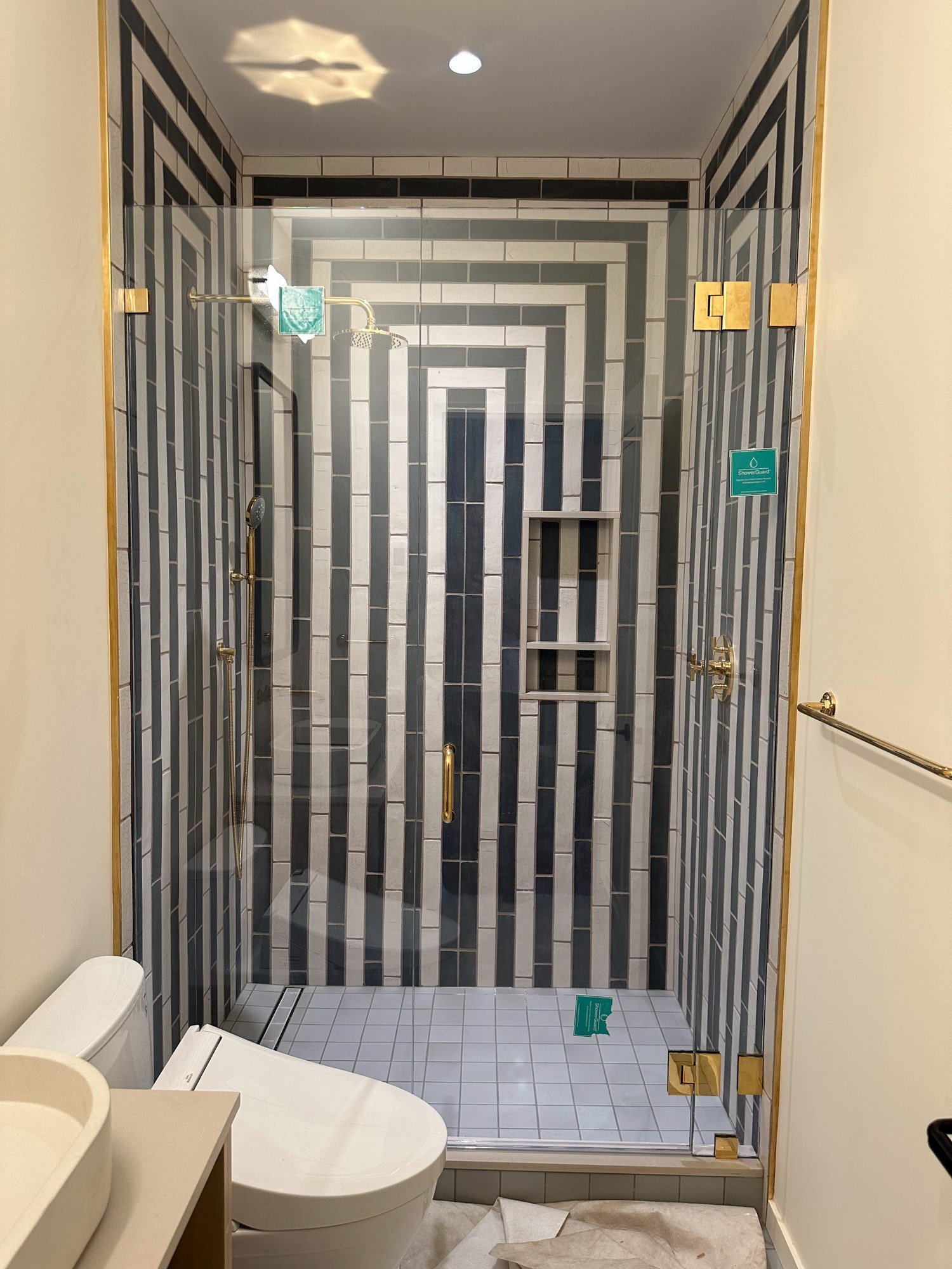 Glass Showers-163.jpg