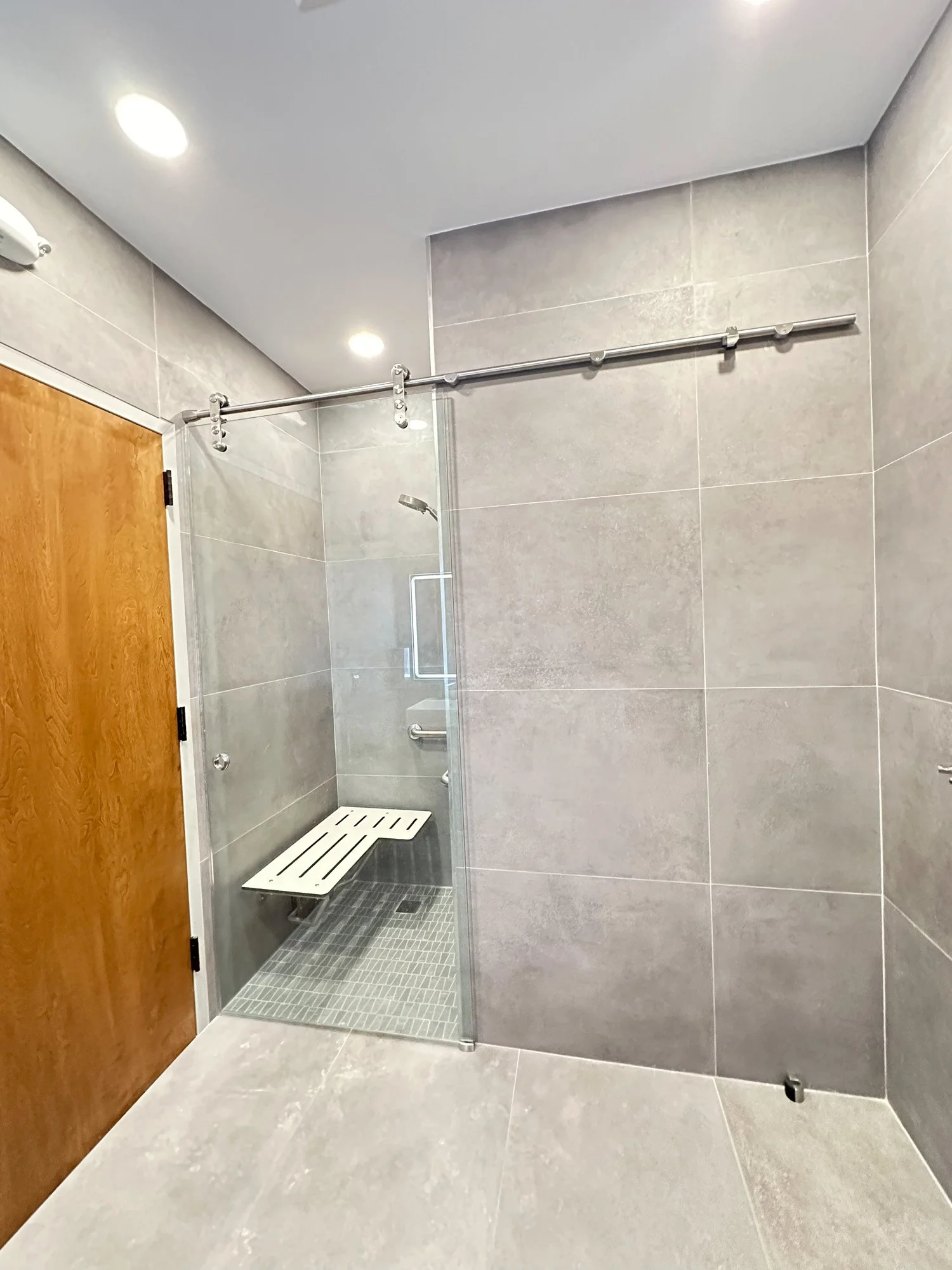Glass Showers-129.jpg