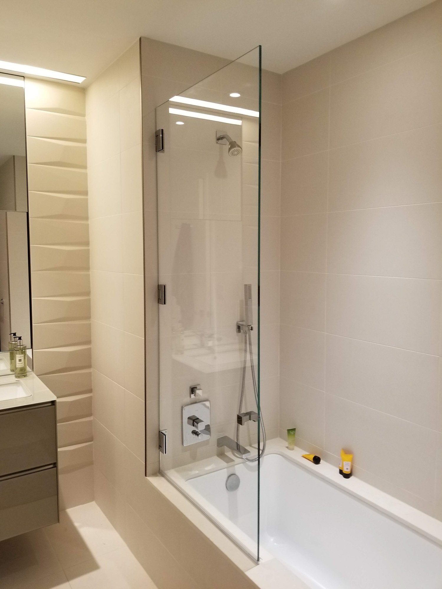 Glass Showers-35.jpg