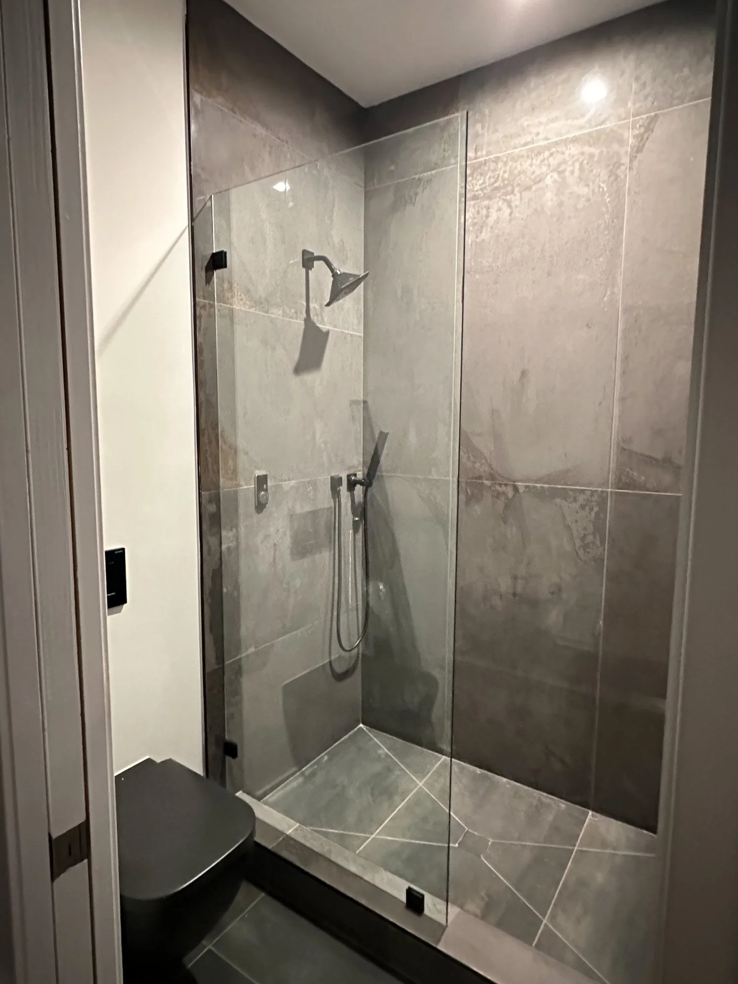 Glass Showers-95.jpg