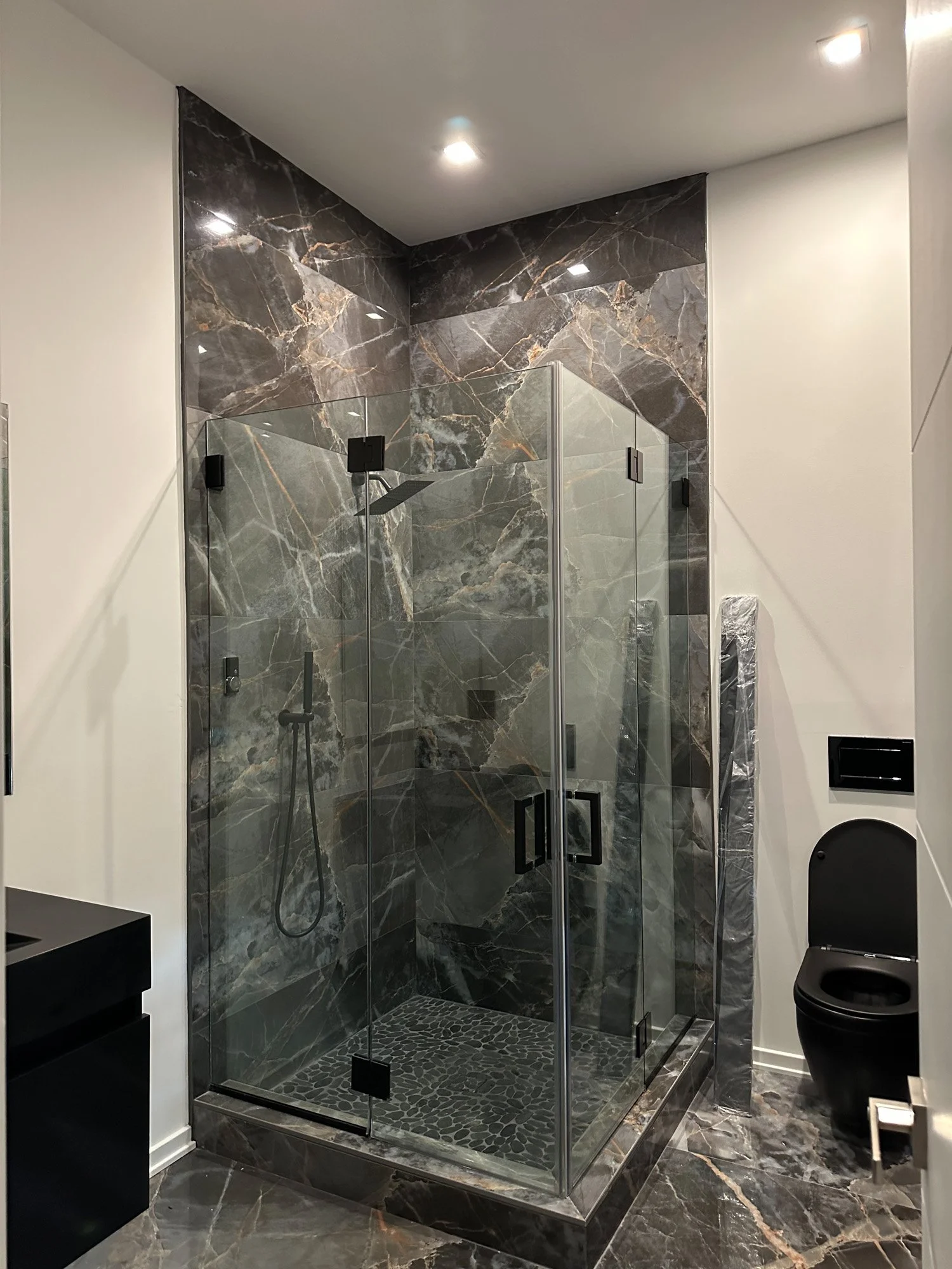 Glass Showers-91.jpg